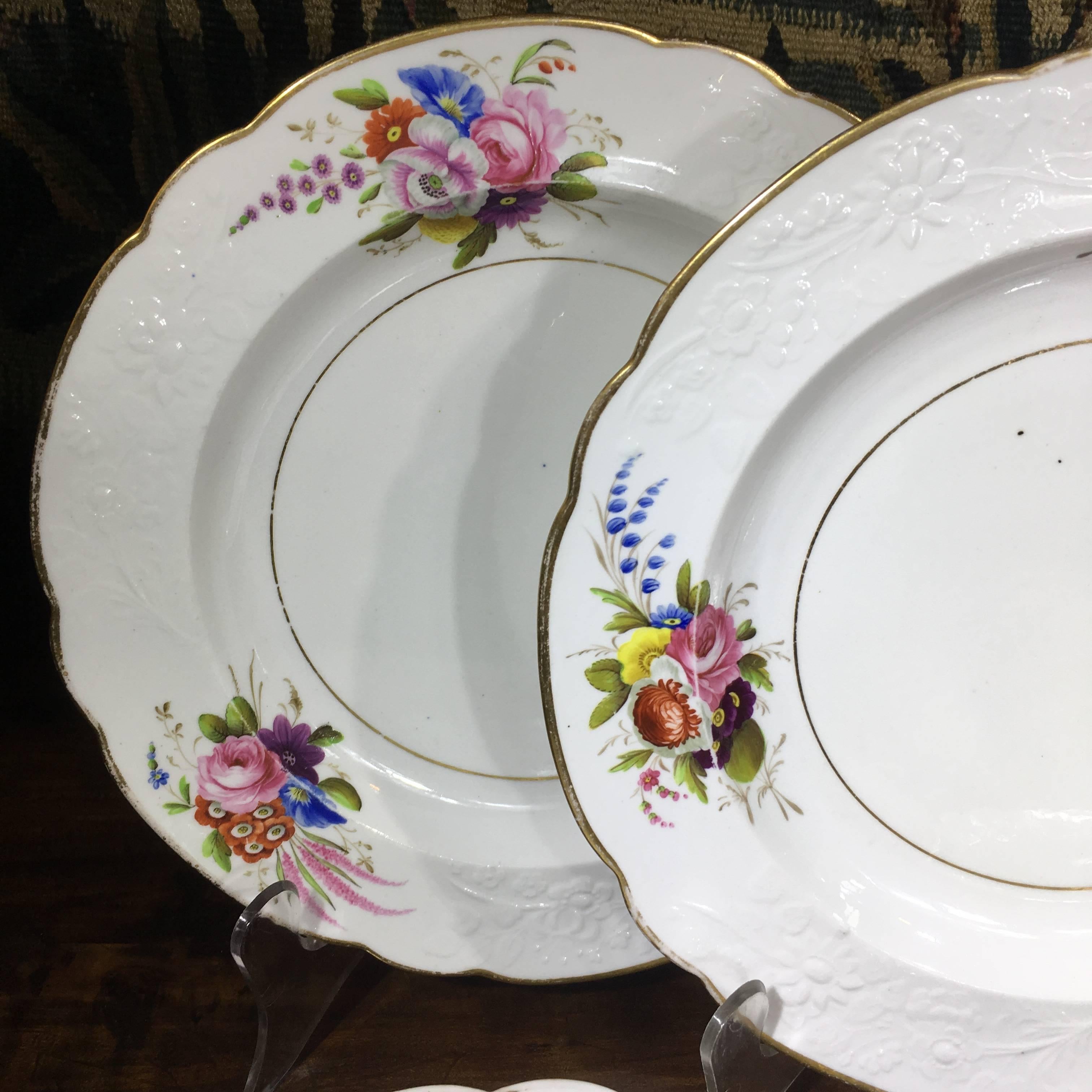 English Set of Seven Spode  Dinner Plates, Flower Moulded Border, Daniel Decorated For Sale
