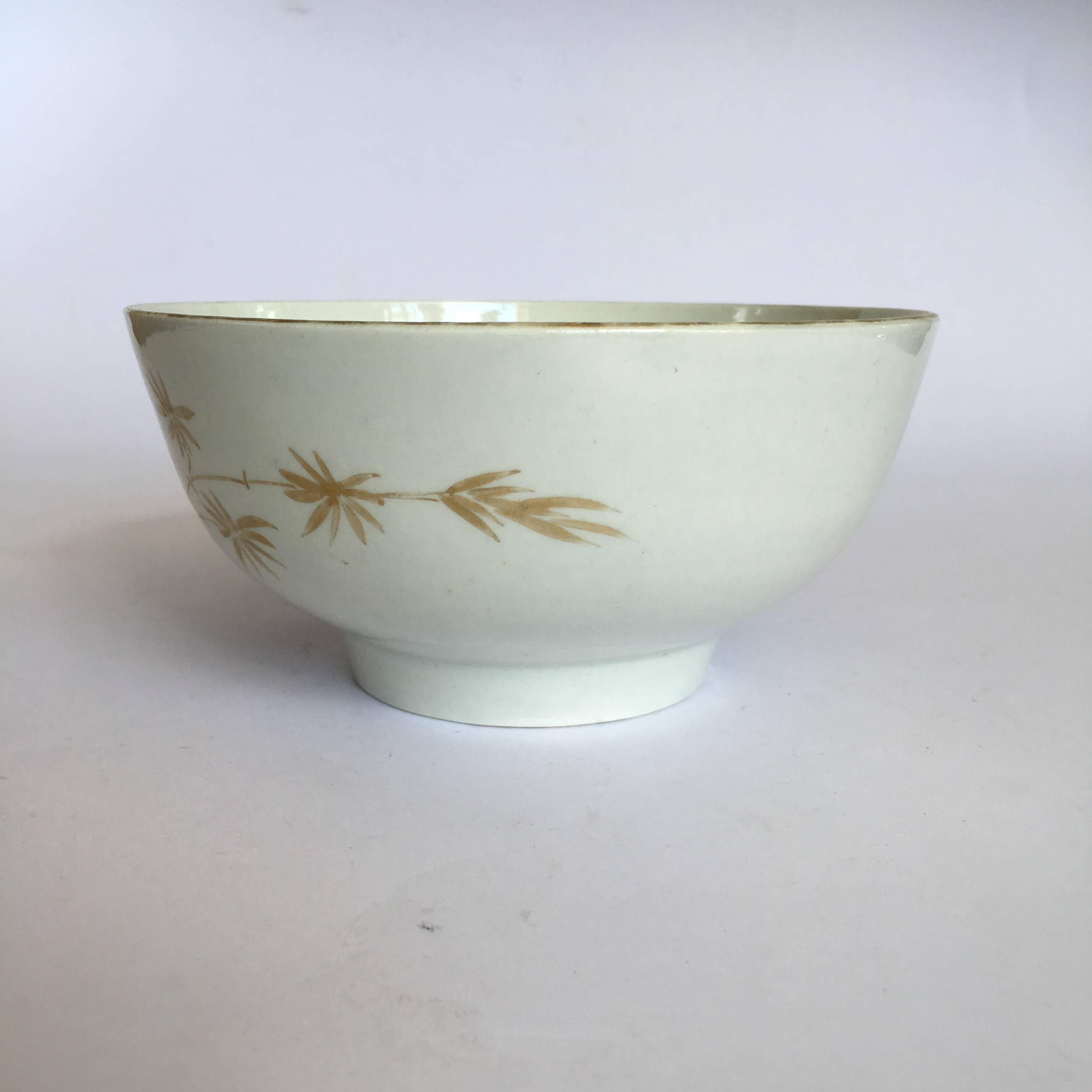 Hand-Painted Worcester slop bowl, London decorated, probably probably Giles, circa 1775 For Sale