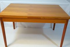 Skandinavischer Teak-Esstisch aus der Jahrhundertmitte von Niels O. Møller