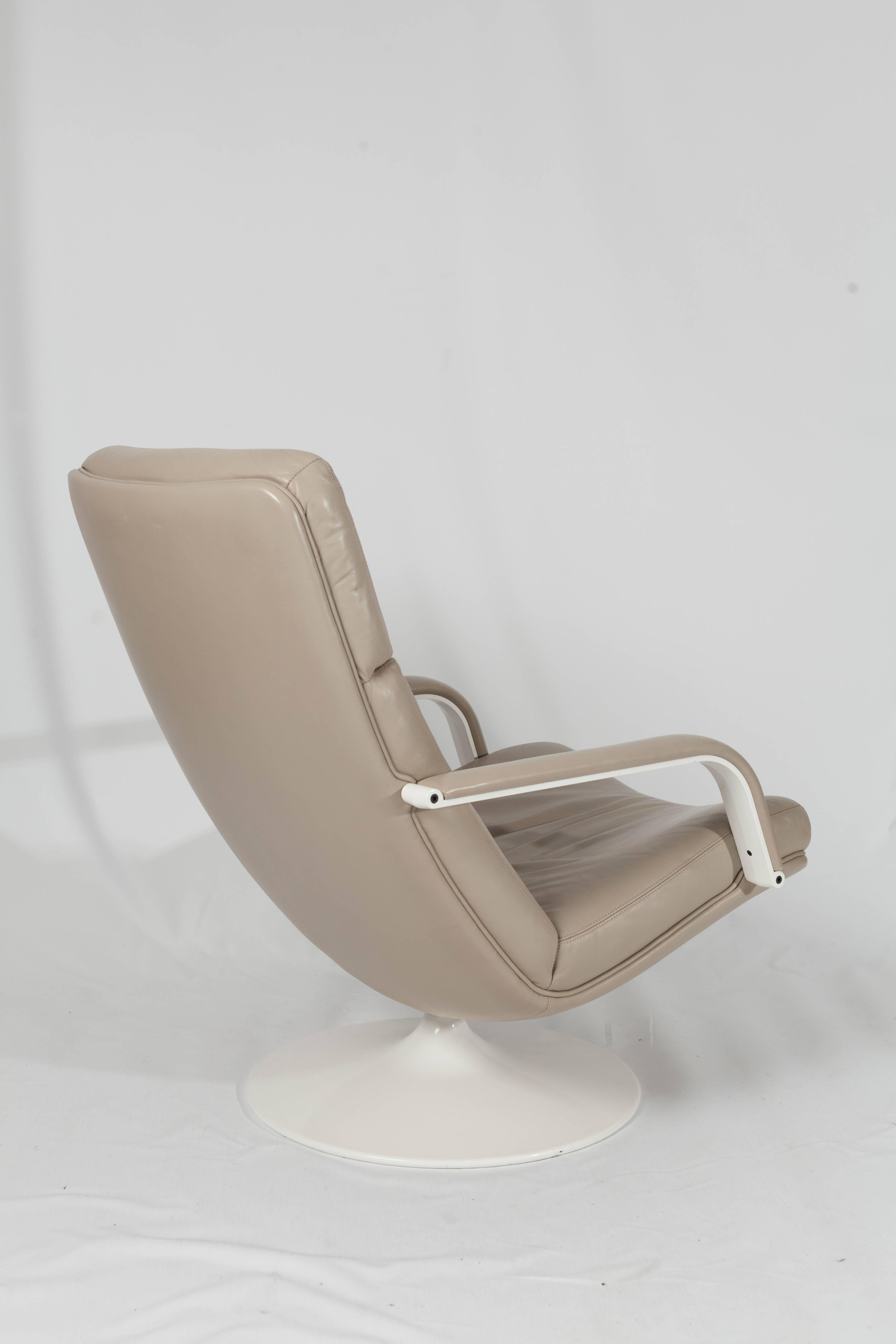 Mid-Century Modern F156 Geoffrey Harcourt Easy Chairs for Artifort