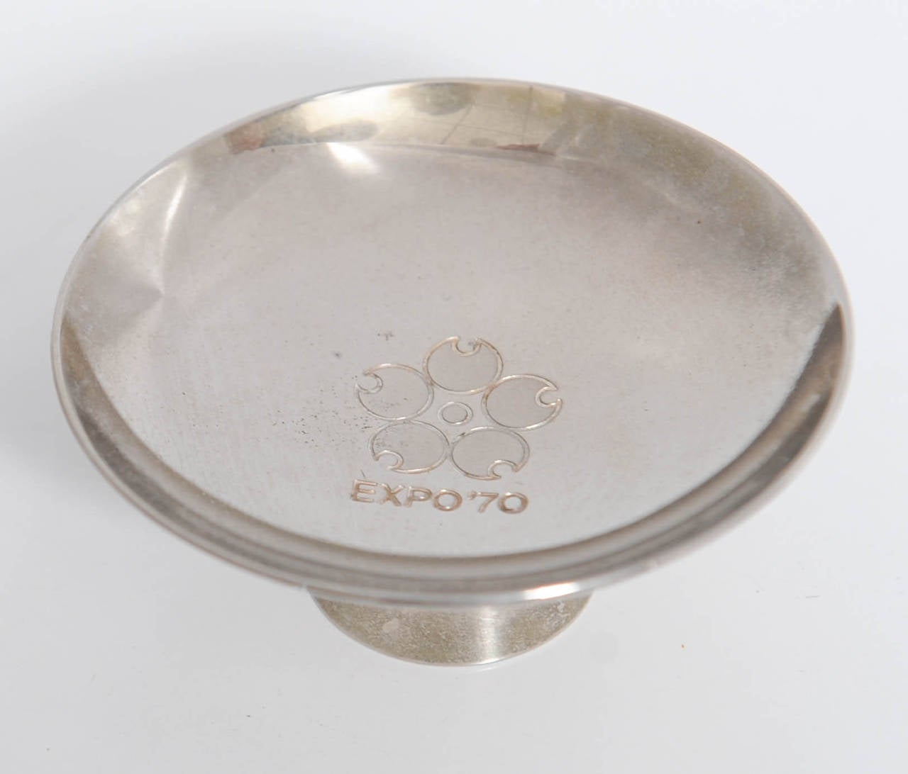Elegant Silver Sake Cup made to commemorate the Osaka World Expo of 1970  For Sale 2