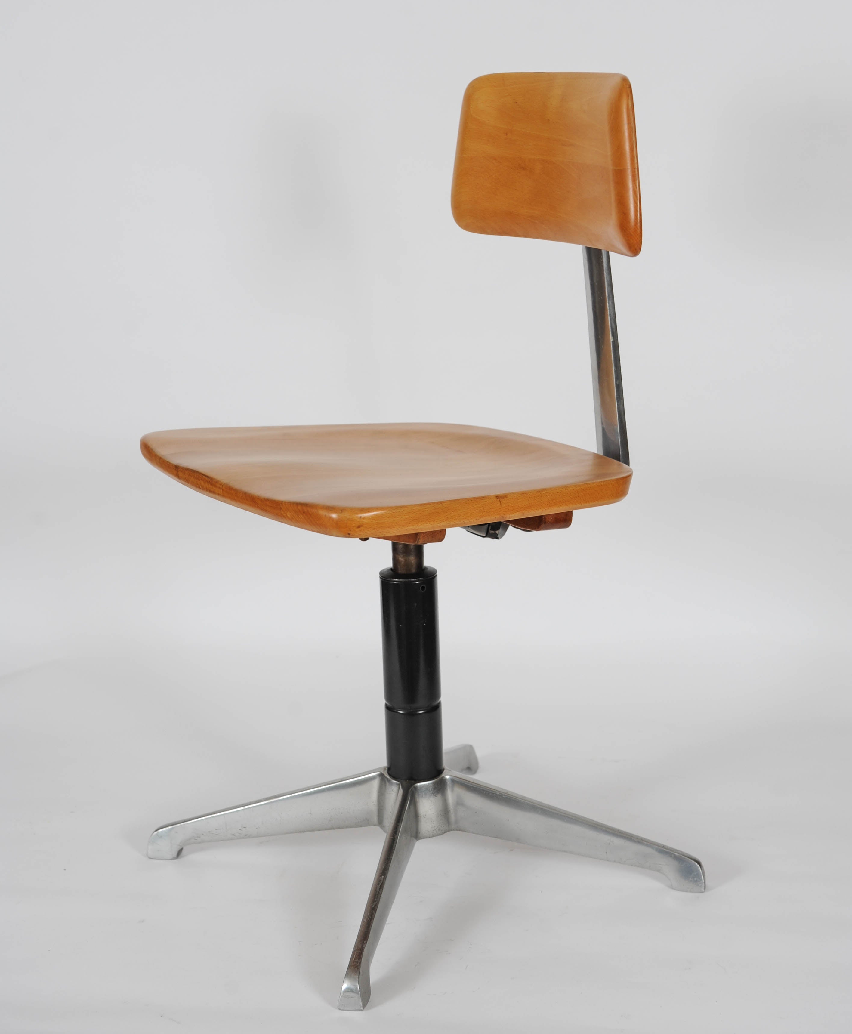 Midcentury Architect's Chair made of Stainless Steel and Wood named Sedus 2