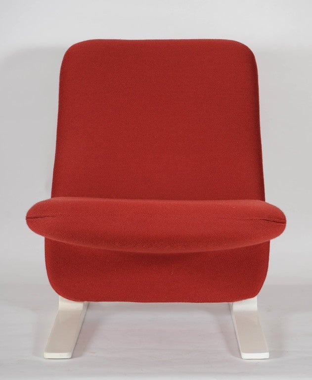 The F780 or Concorde is an iconic easy chair designed by Frenchman Pierre Paulin for Dutch furniture manufacturer Artifort. 
The chairs are very comfortable. Their feet look like a pair of skis.
These are the low back versions. The two chairs have