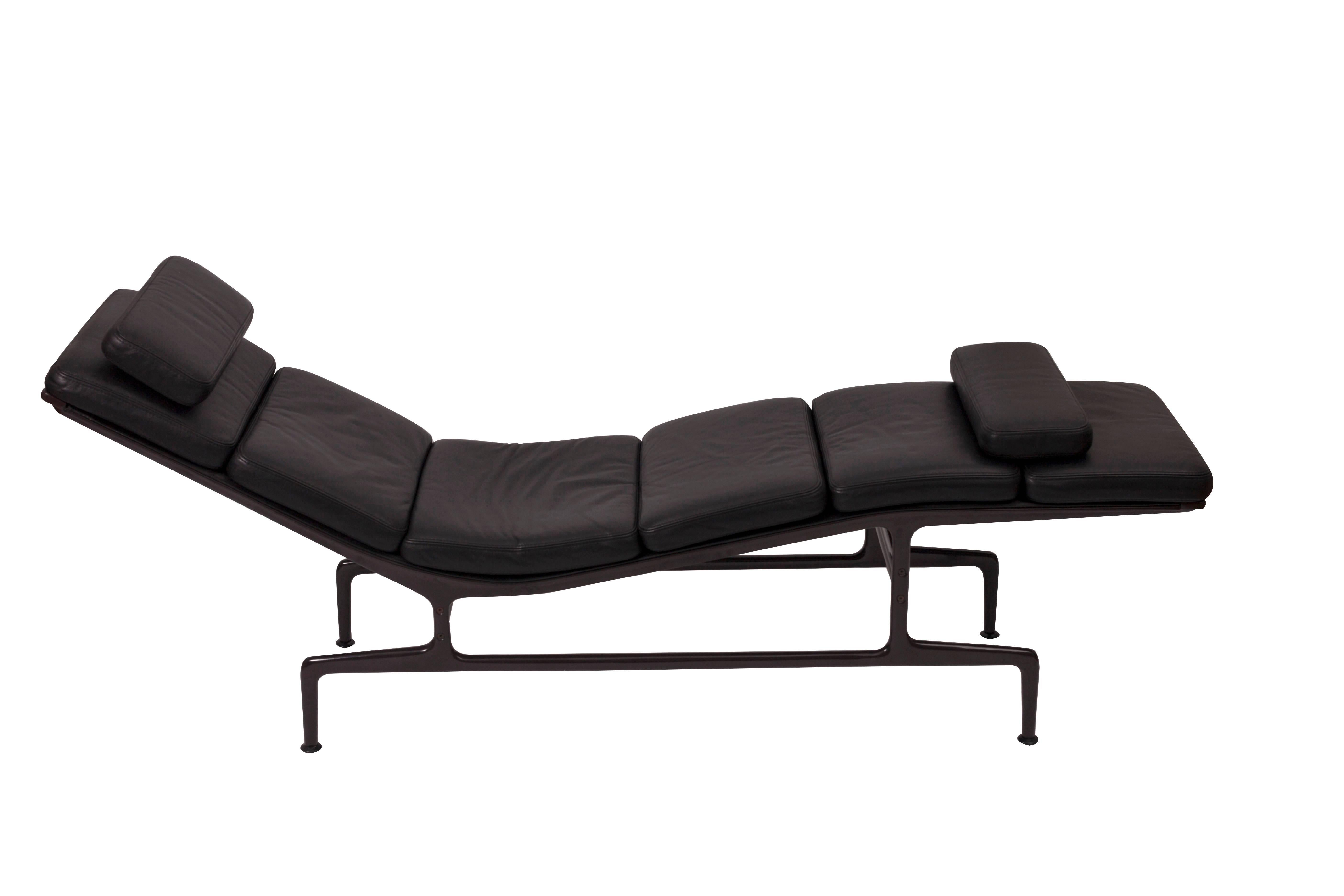 20th Century Soft Pad 'Billy Wilder' Chaise by Charles & Ray Eames