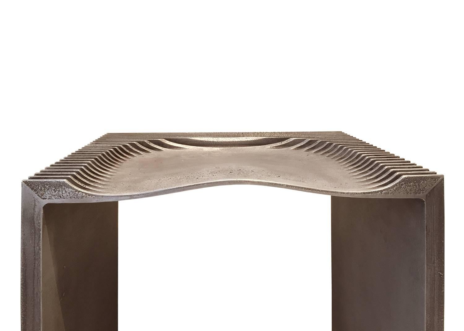 Sandgepolsterter Hocker Nr.1 aus Bronze von Jan Janssen (Janjanssenwerken) (Niederländisch) im Angebot