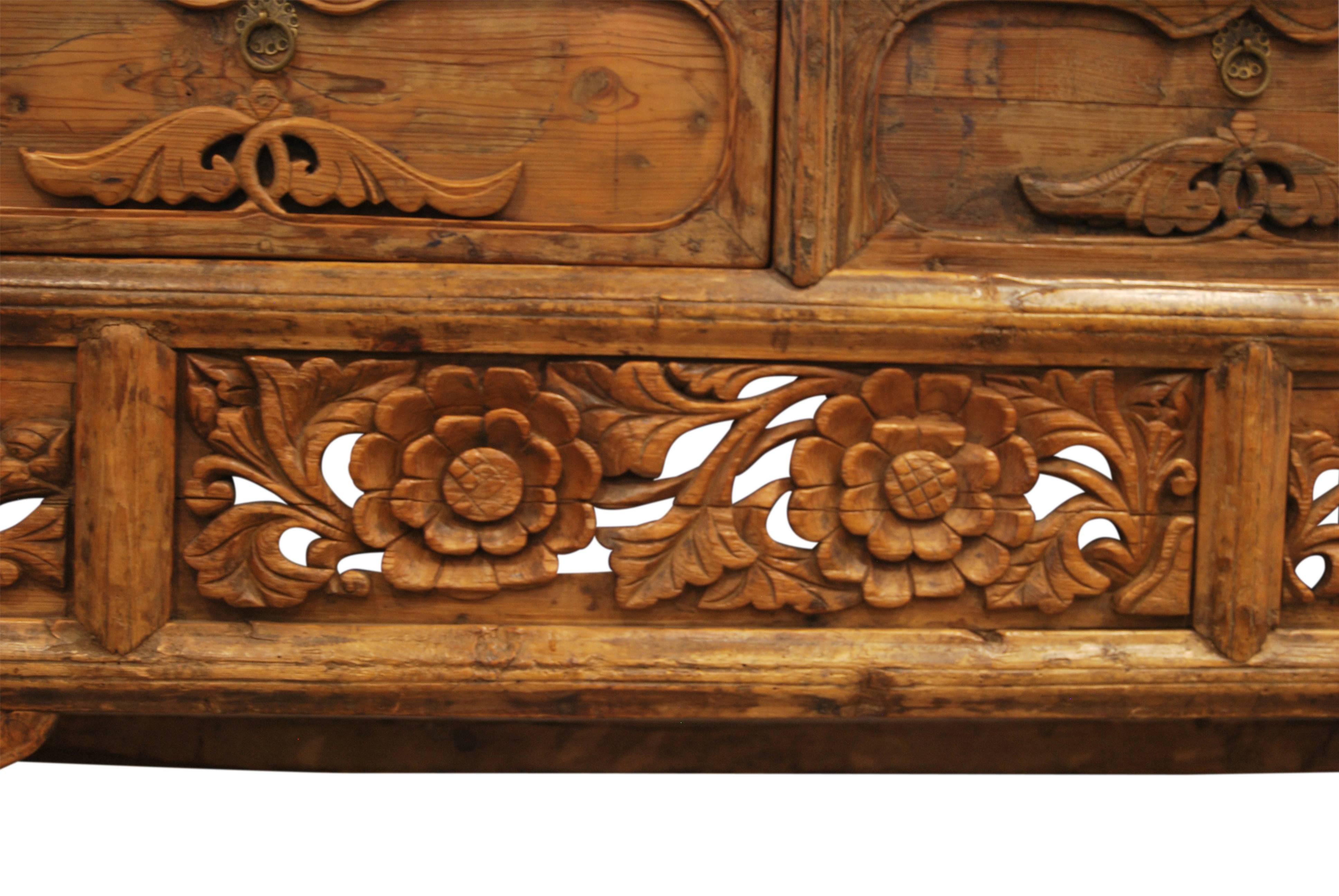 Rare Chinese Buddhist Altar Table, Yuan Dynasty, 14th Century In Distressed Condition For Sale In Prahran, Victoria
