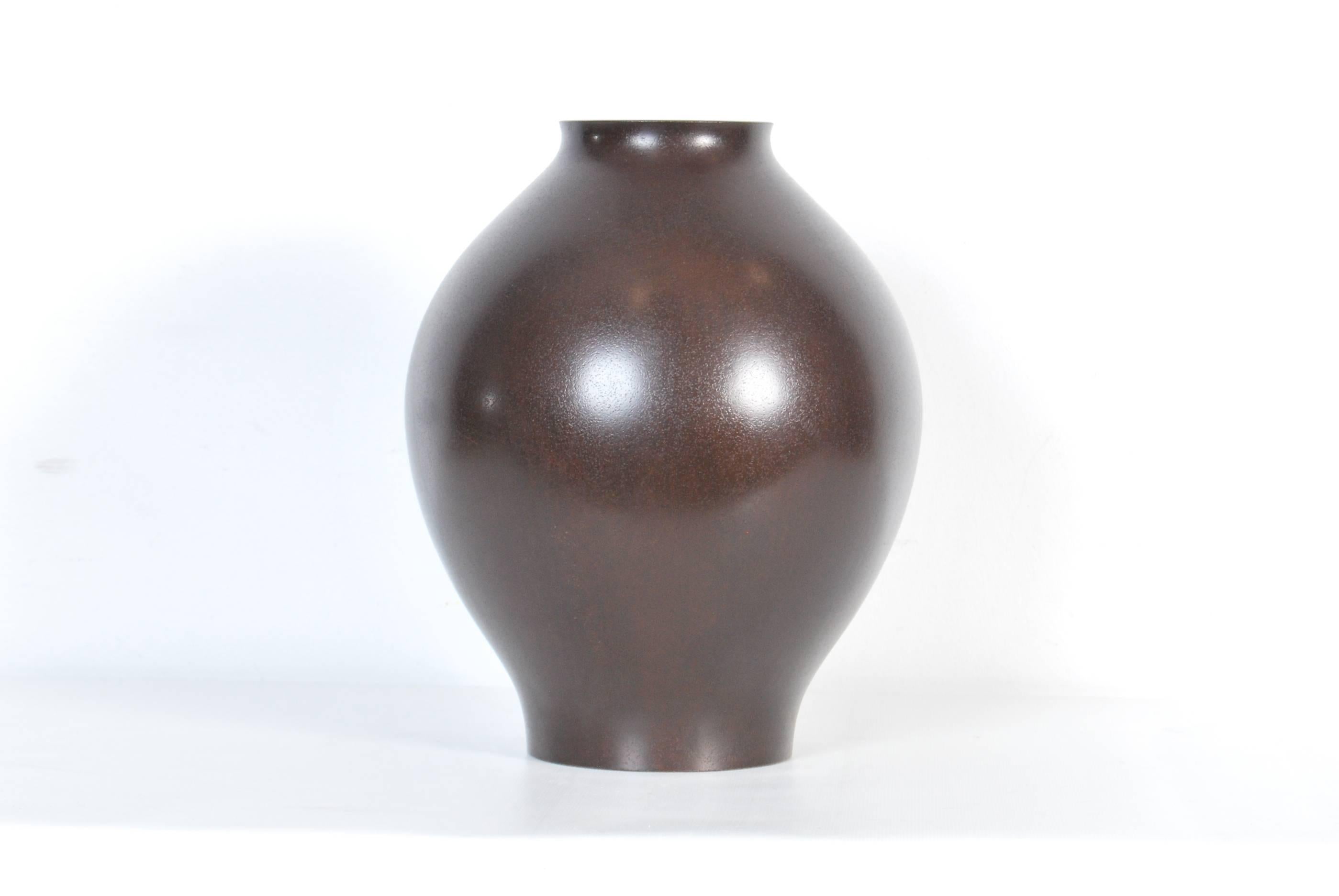 Vintage Japanese Bronze Vase with Silver Pine Needle Inlay, Taisho Period In Excellent Condition In Prahran, Victoria