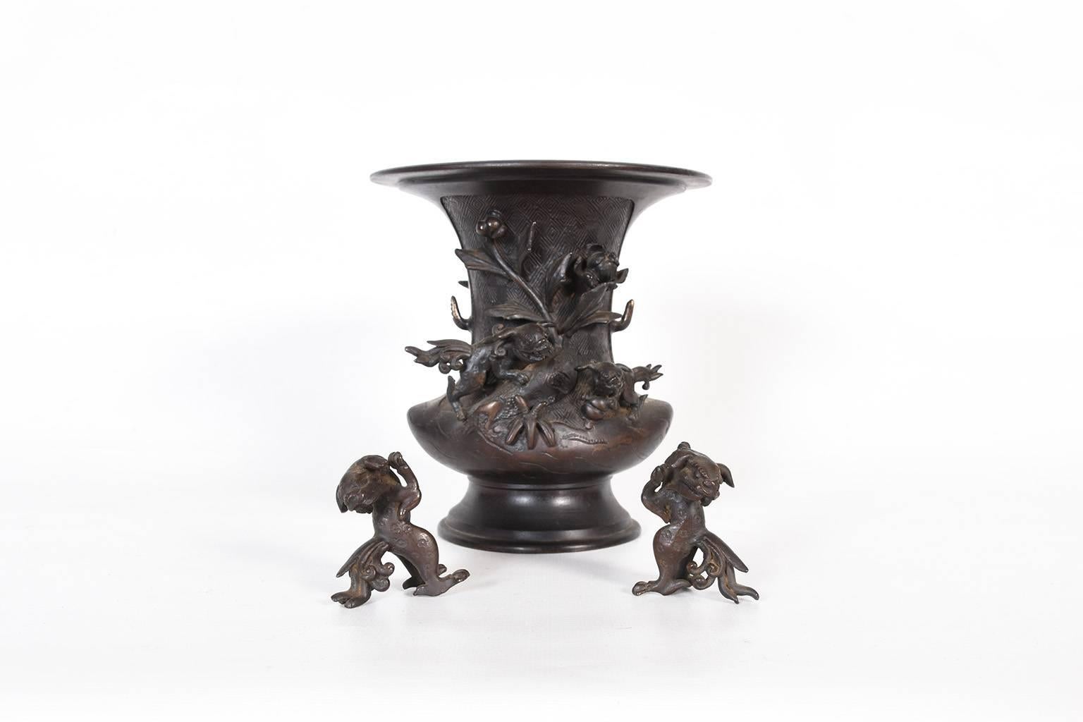 Antique Japanese Bronze Vase with Shi Shi Handles, circa 19th Century In Excellent Condition In Prahran, Victoria