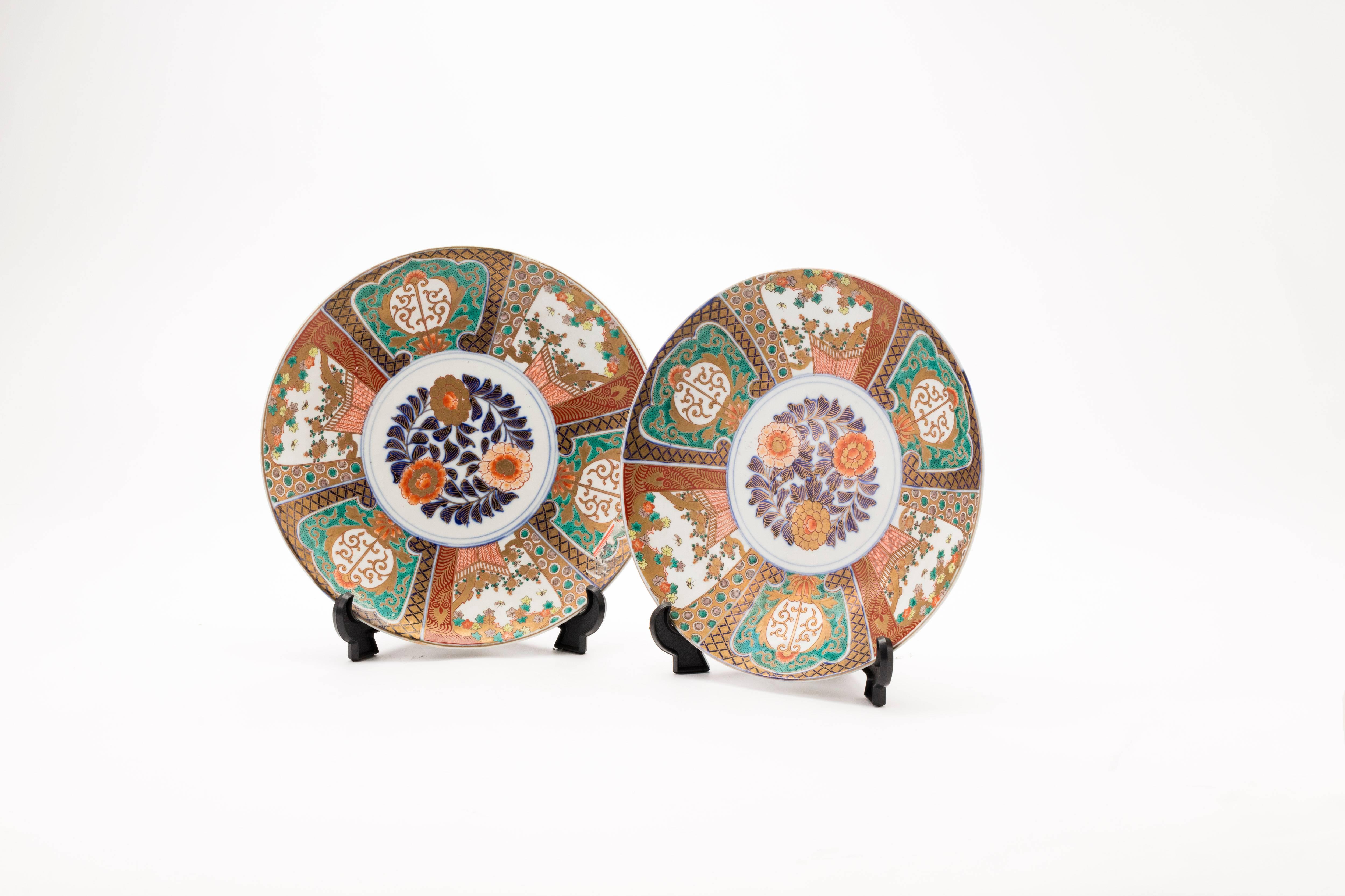 Antique Japanese Pair of Imari Plates, Meiji Period, circa 1900 3