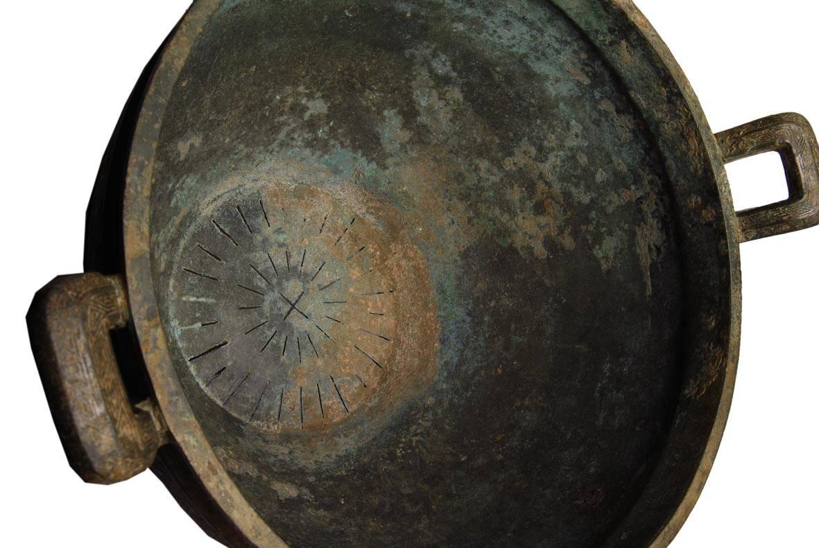 Archaic Chinese Bronze Sieve, 722 BC–221 BC In Excellent Condition For Sale In Prahran, Victoria