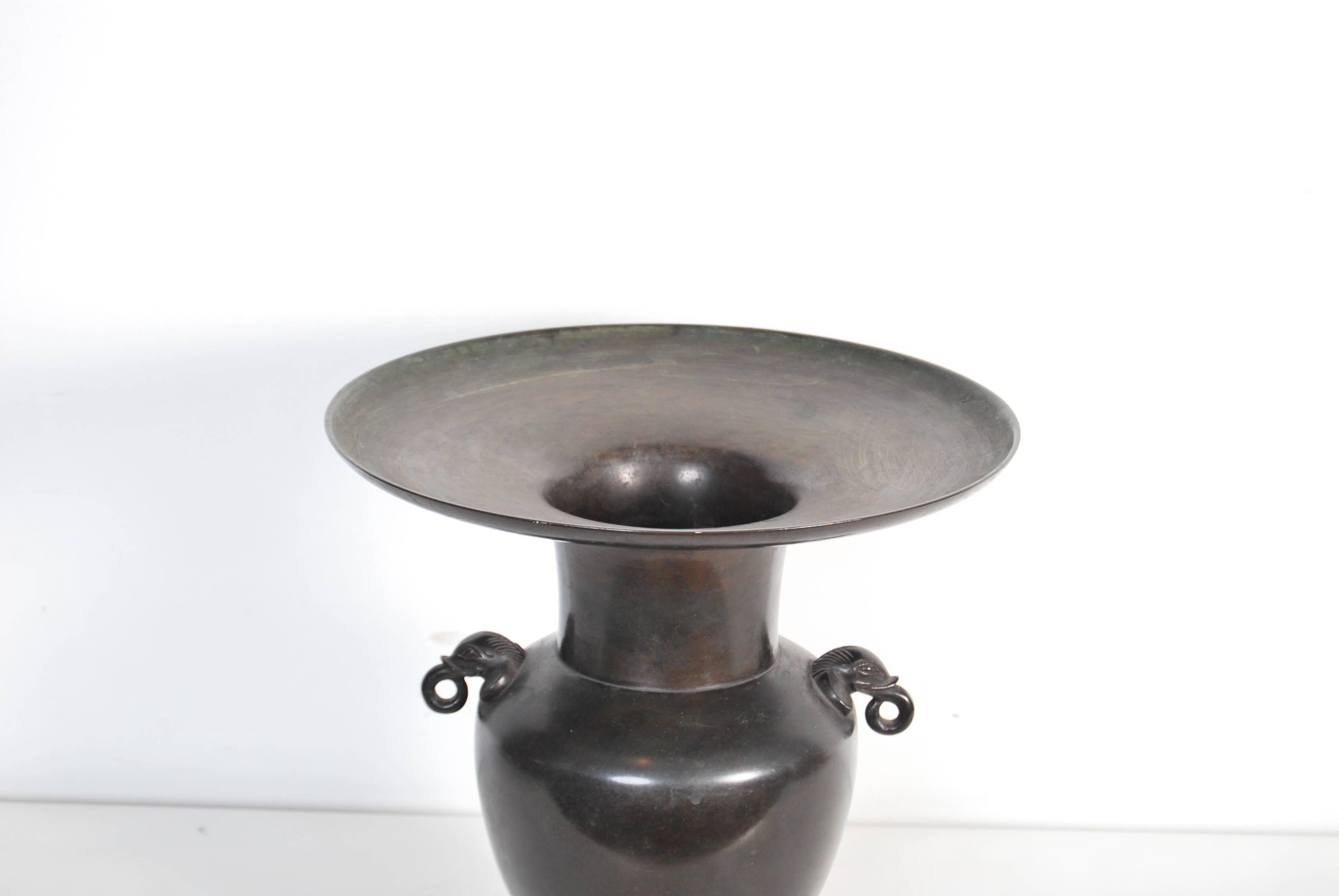 ikebana vase bronze