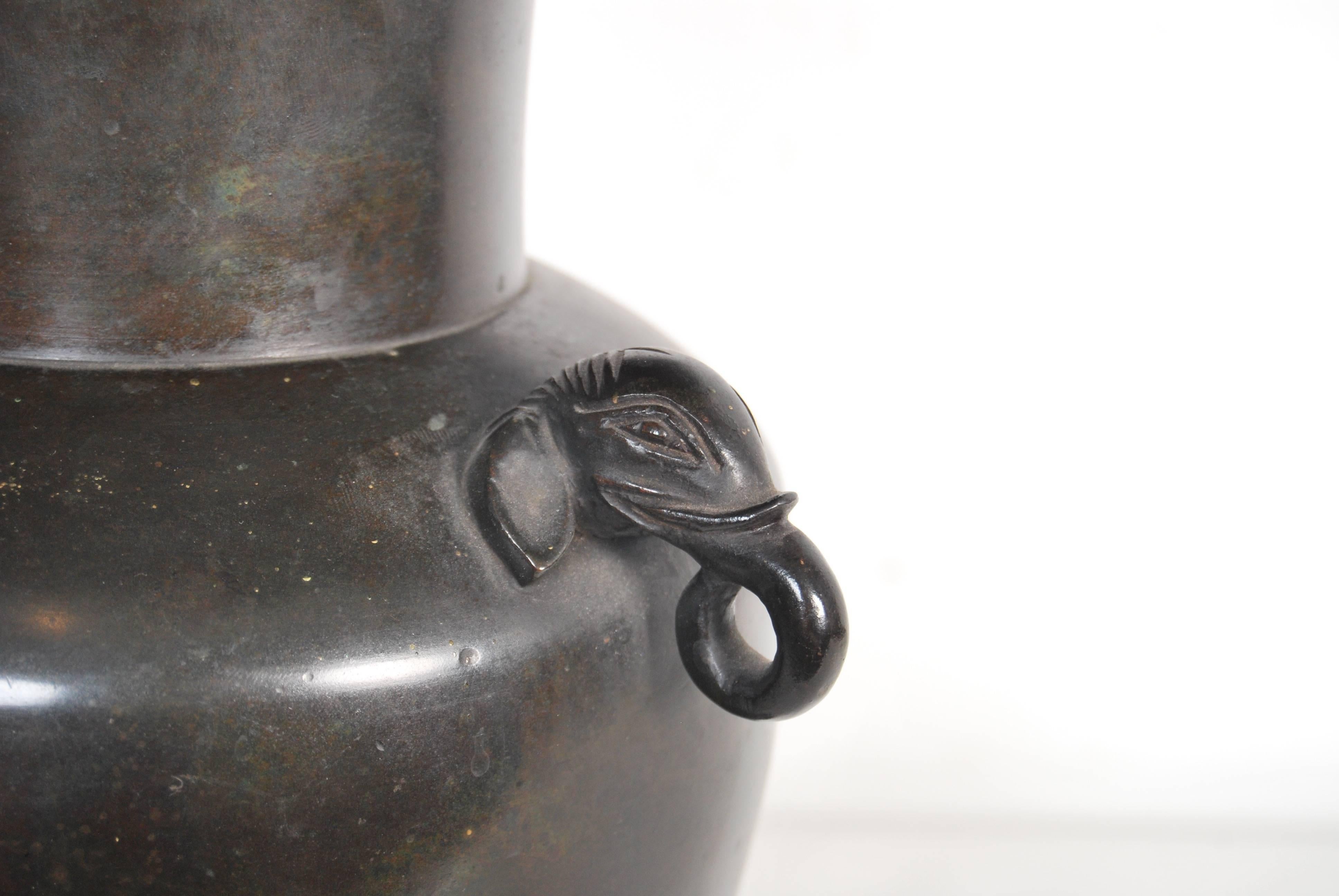 Japanese Bronze Usubata Ikebana Flower Vase In Excellent Condition In Prahran, Victoria
