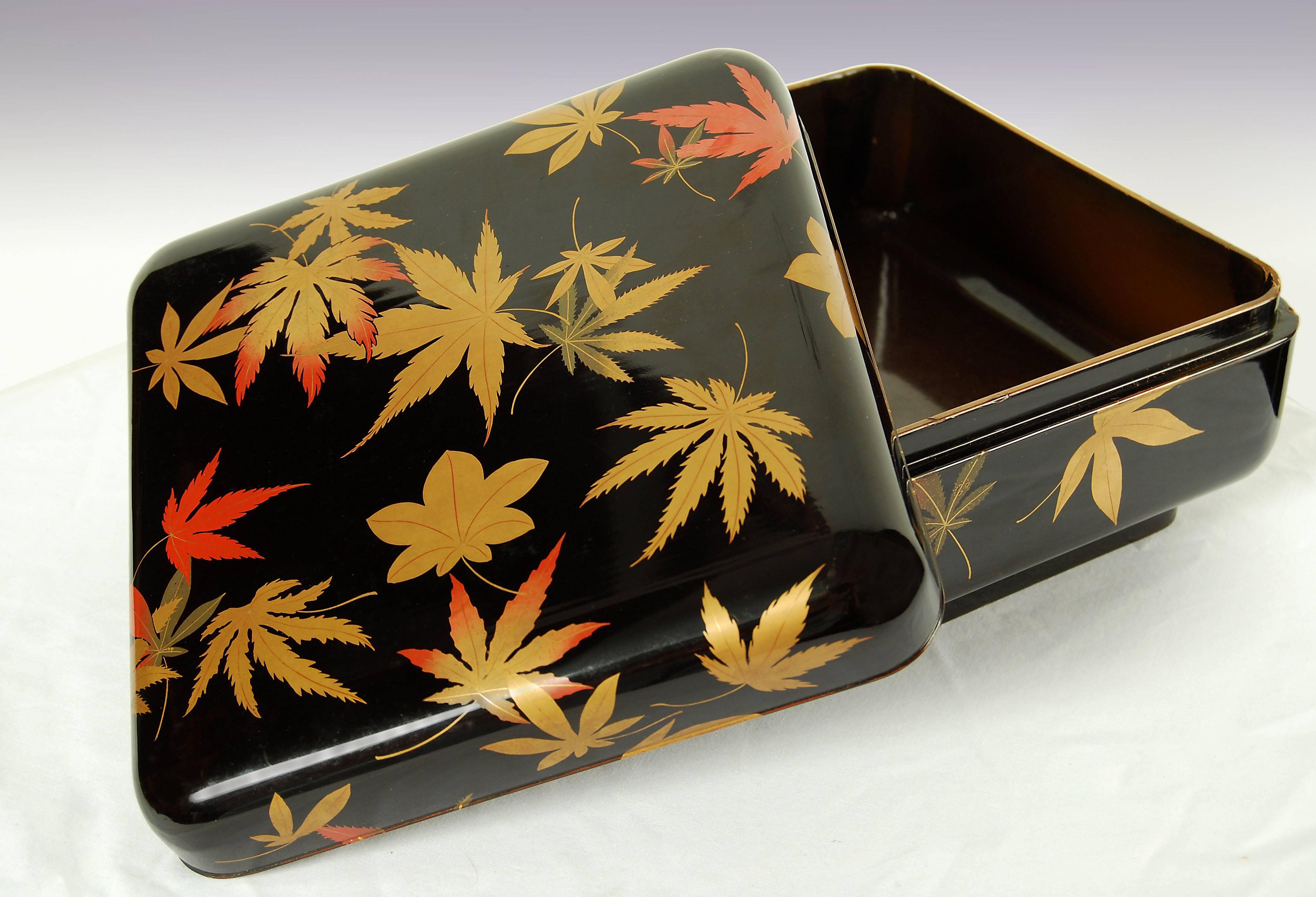 Gold Leaf Japanese Lacquer Box with Maple Leaf Design, circa 20th Century