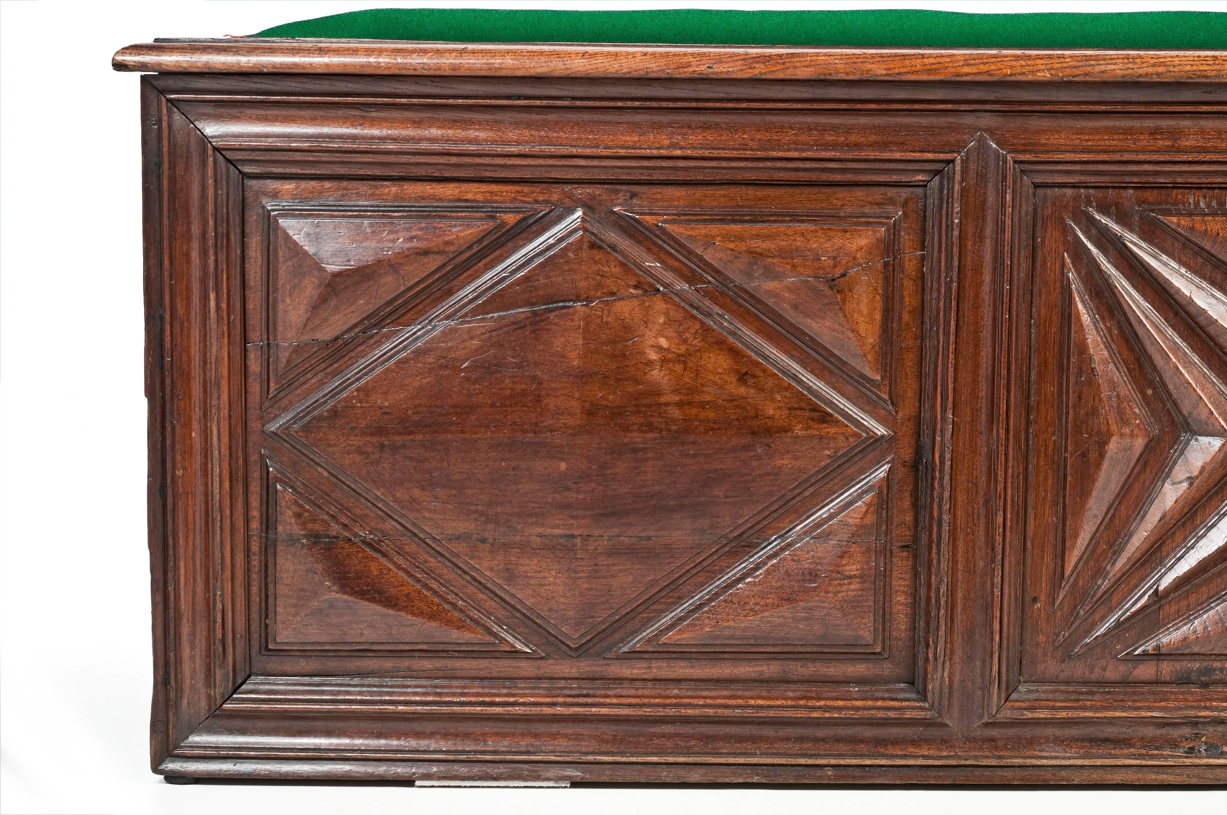 18th Century French Walnut Geometric Panelled Coffer In Excellent Condition For Sale In Malvern, Victoria