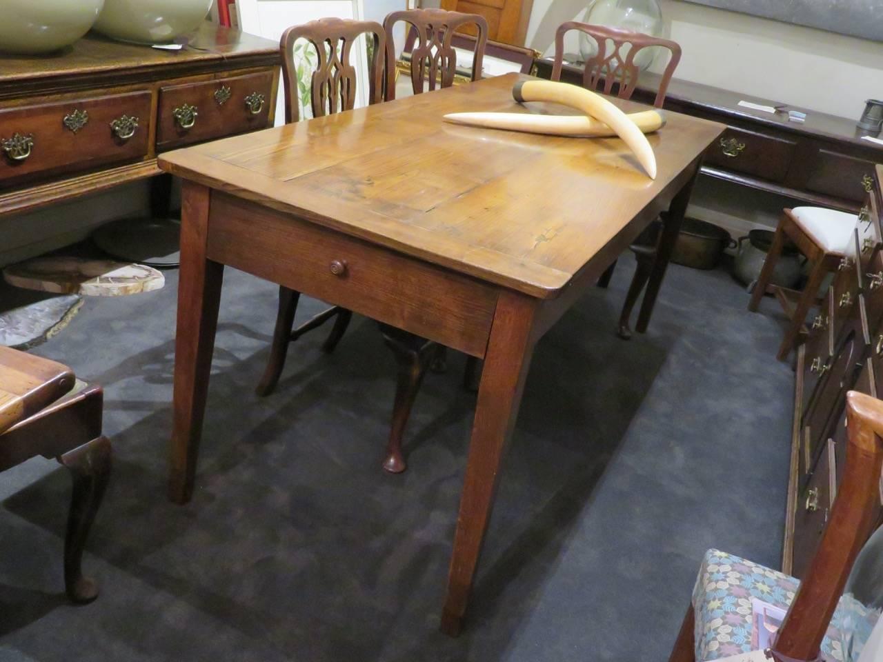 Mid-19th Century French Chestnut and Oak Dining Table In Excellent Condition In Malvern, Victoria