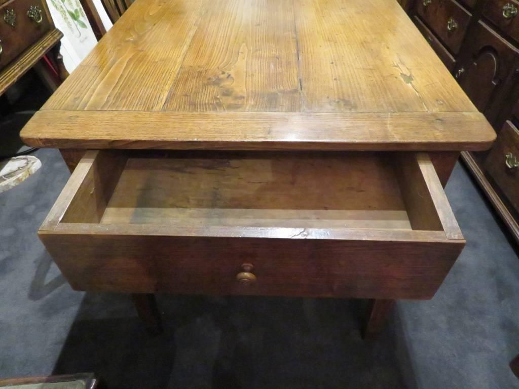Mid-19th Century French Chestnut and Oak Dining Table 2