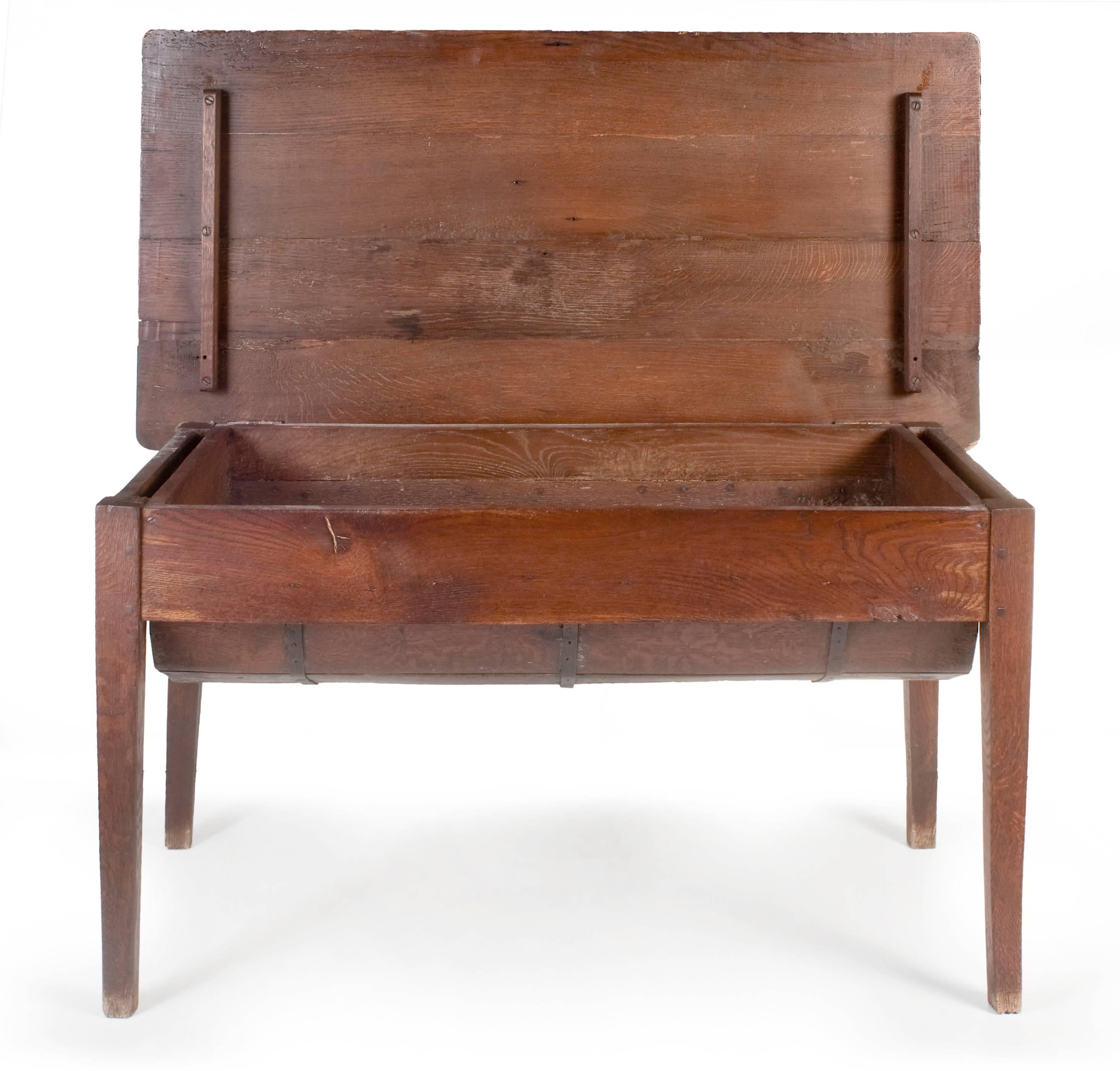 First Half of the 19th Century French Oak Dough Bin For Sale 1