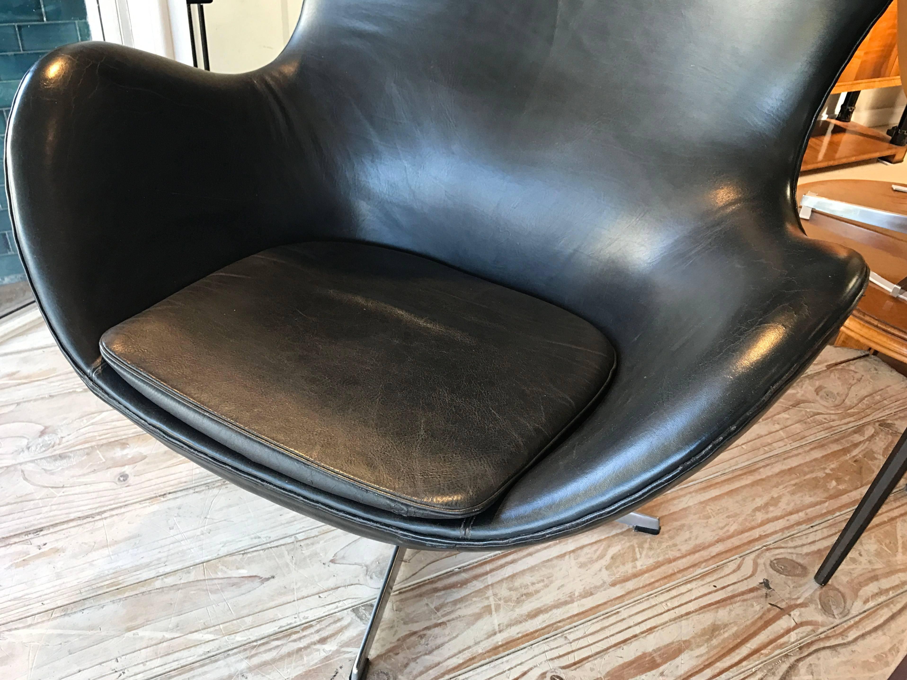 Egg Chair by Arne Jacobsen In Good Condition In Armadale, Victoria