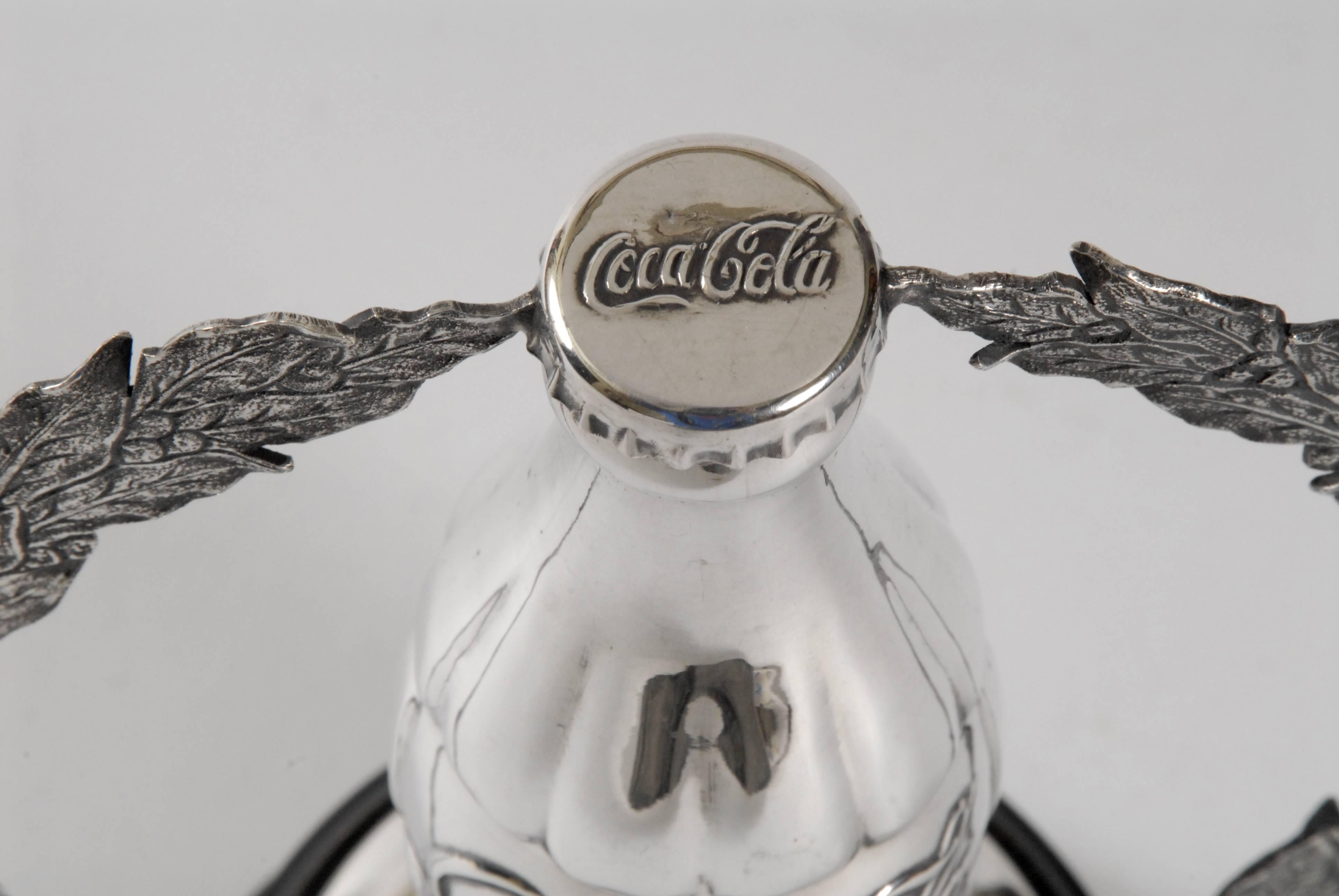 Retro Silberne Coca- Cola-Flaschenpferdtrophäe, Spanien (Spanisch) im Angebot