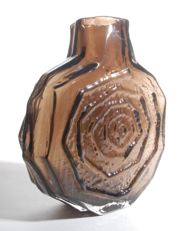 Whitefriars Geoffrey Baxter Cinnamon Banjo Vase, circa 1966 For Sale at