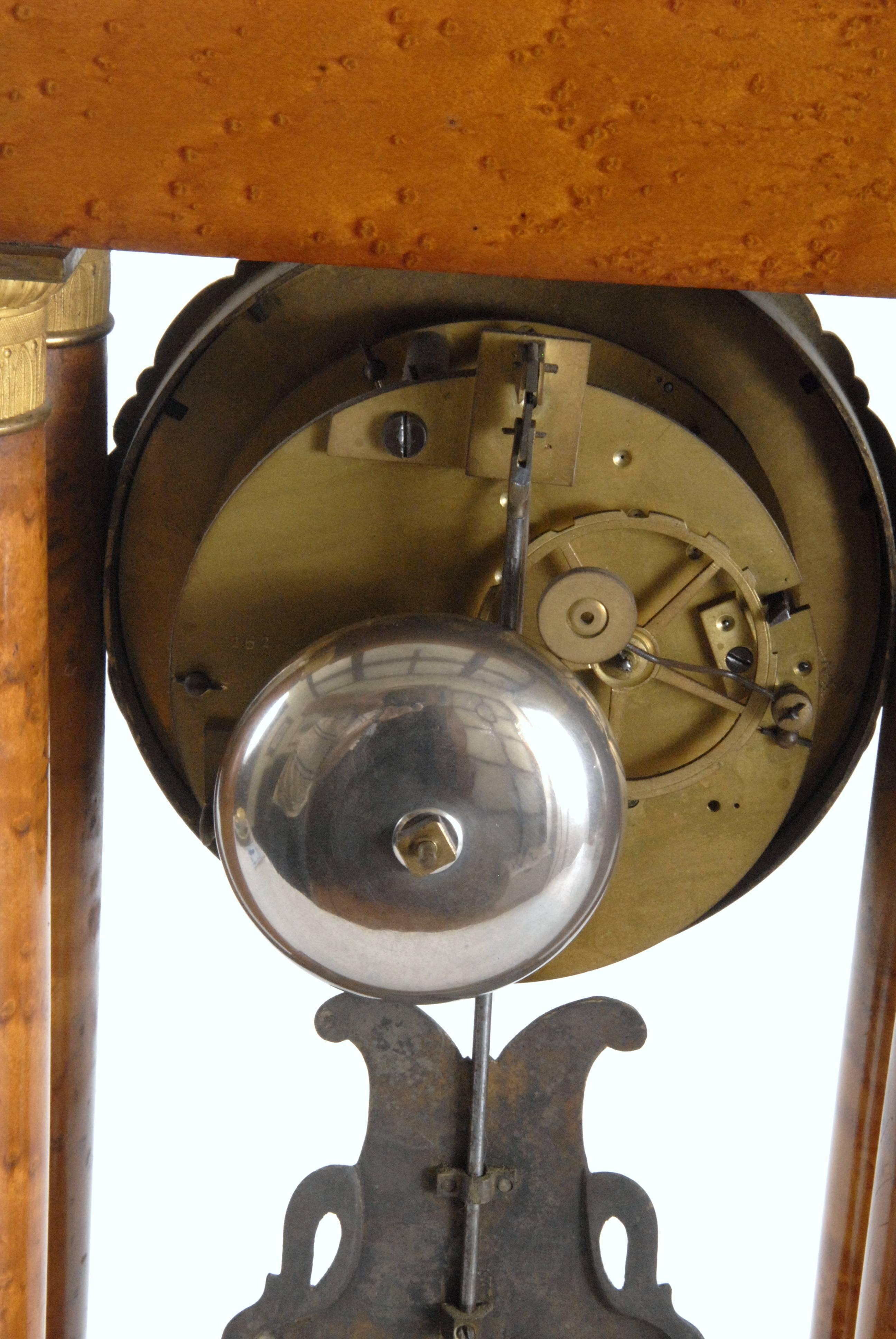 Broussin Horloge française en bois de portico, vers 1815 en vente