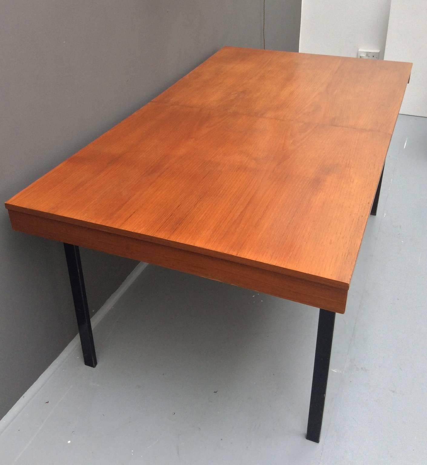 table pierre guariche