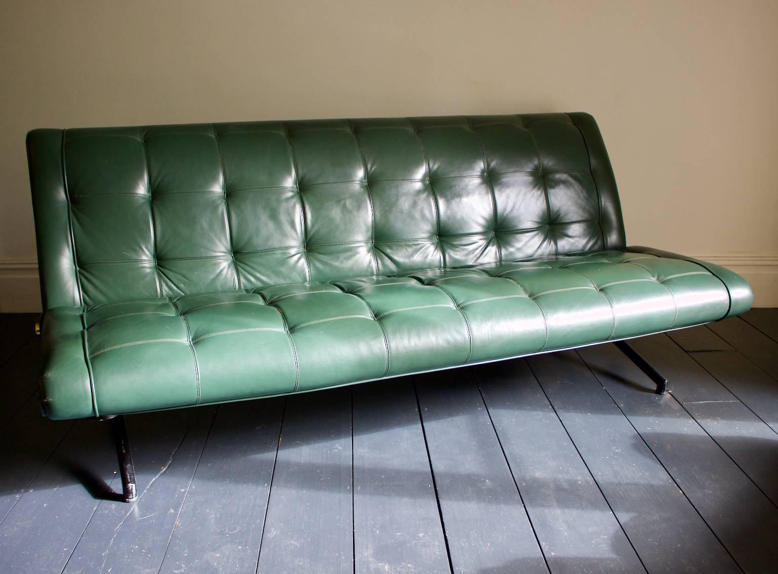 Mid-Century Modern D70 Sofa in Leather by Osvaldo Borsani for Tecno