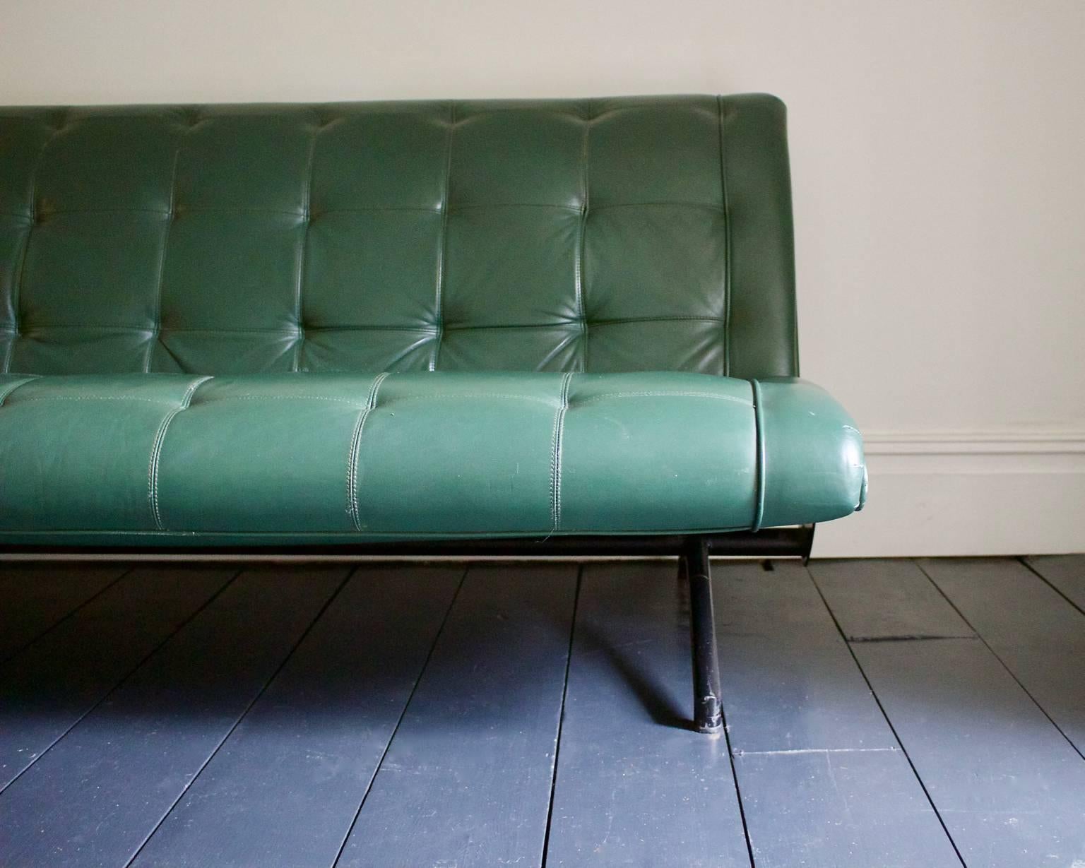D70 Sofa in Leather by Osvaldo Borsani for Tecno 2