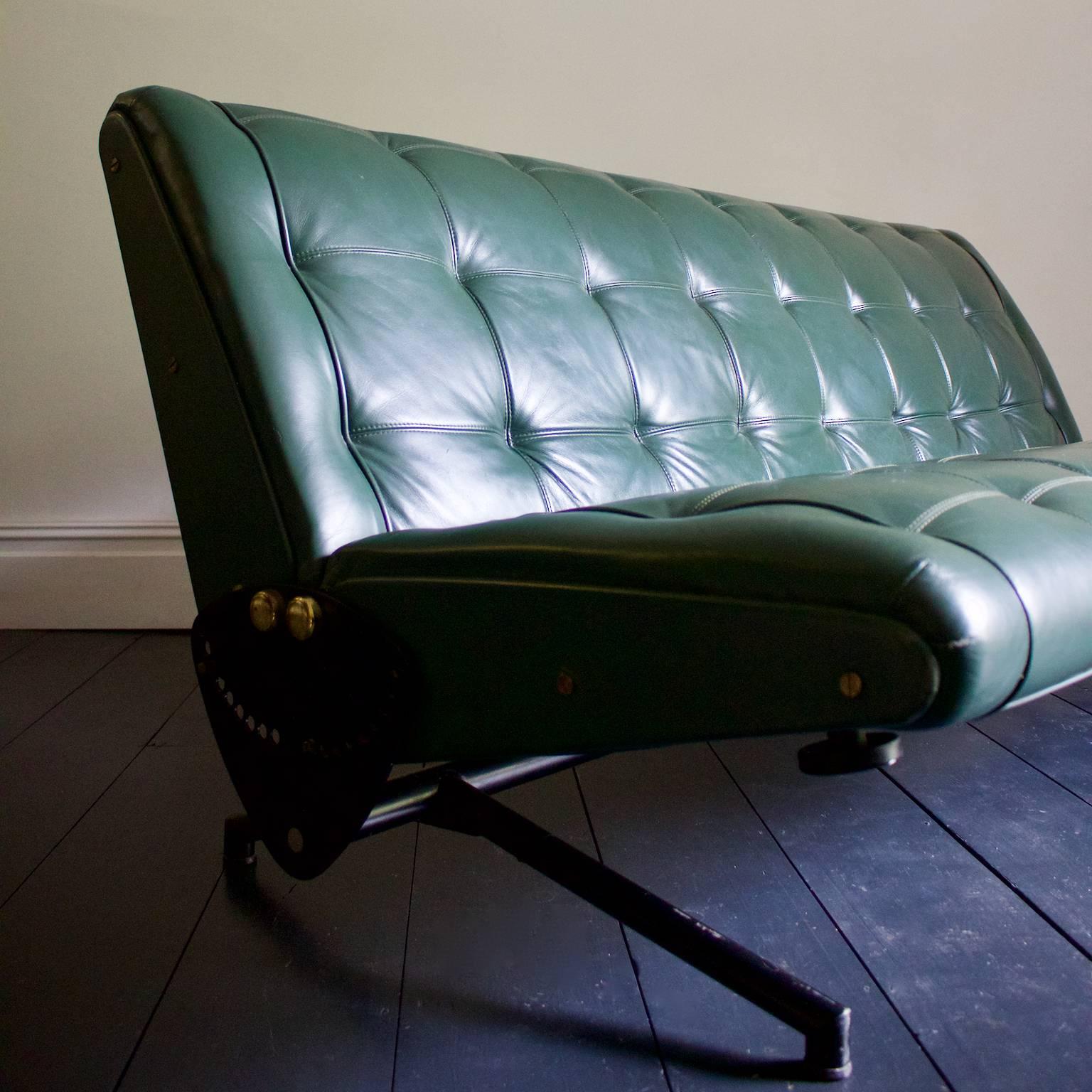A very nice example of the D70 folding sofa by Osvaldo Borsani for Tecno, Italy.

The design dates from 1954 with this example coming from the late 20th century. The upholstery is a luxurious super soft leather in forest green, with toning