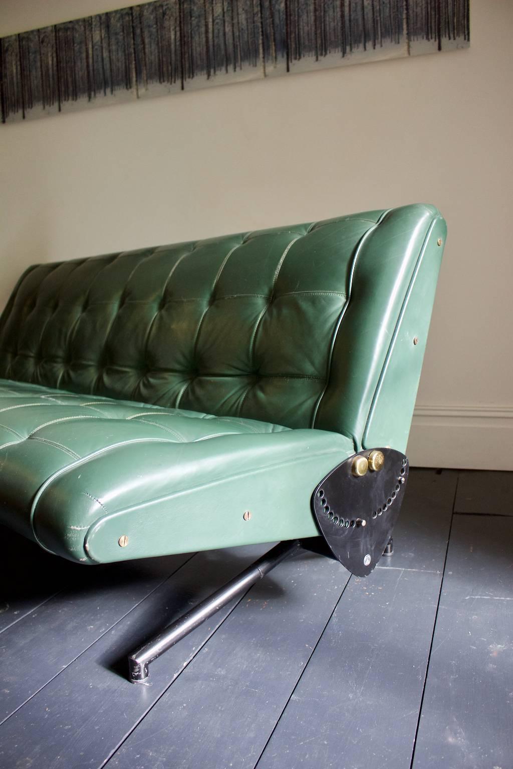 D70 Sofa in Leather by Osvaldo Borsani for Tecno In Good Condition In London, GB