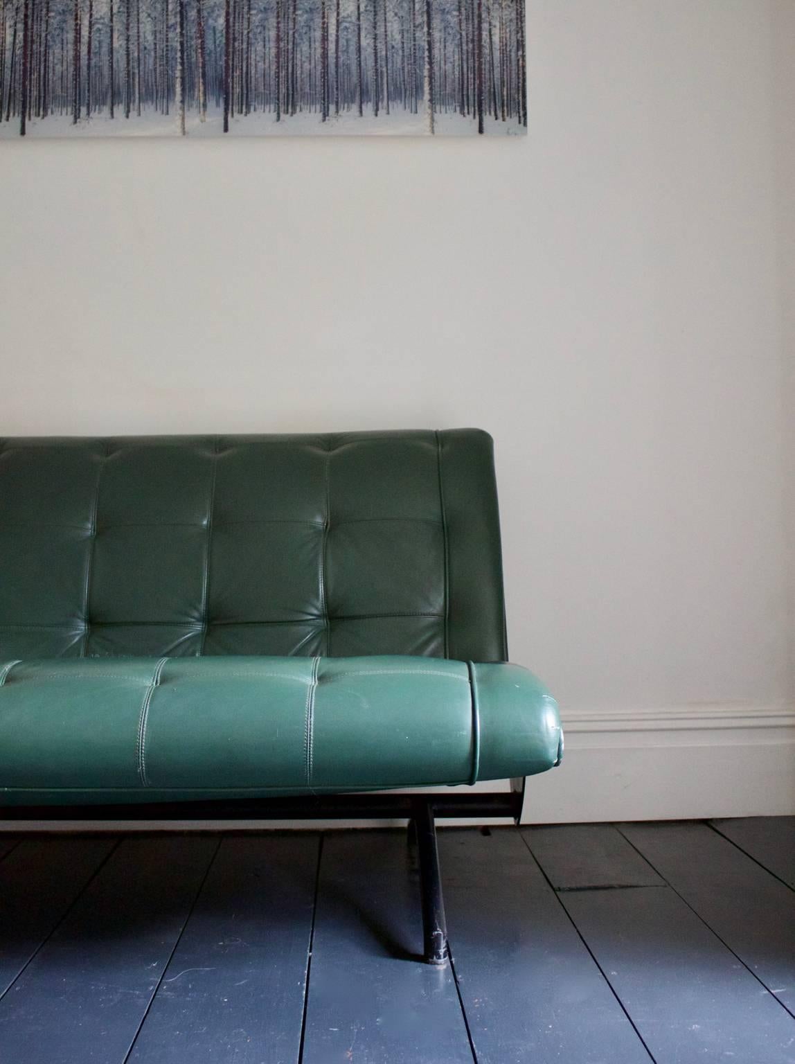 D70 Sofa in Leather by Osvaldo Borsani for Tecno 3