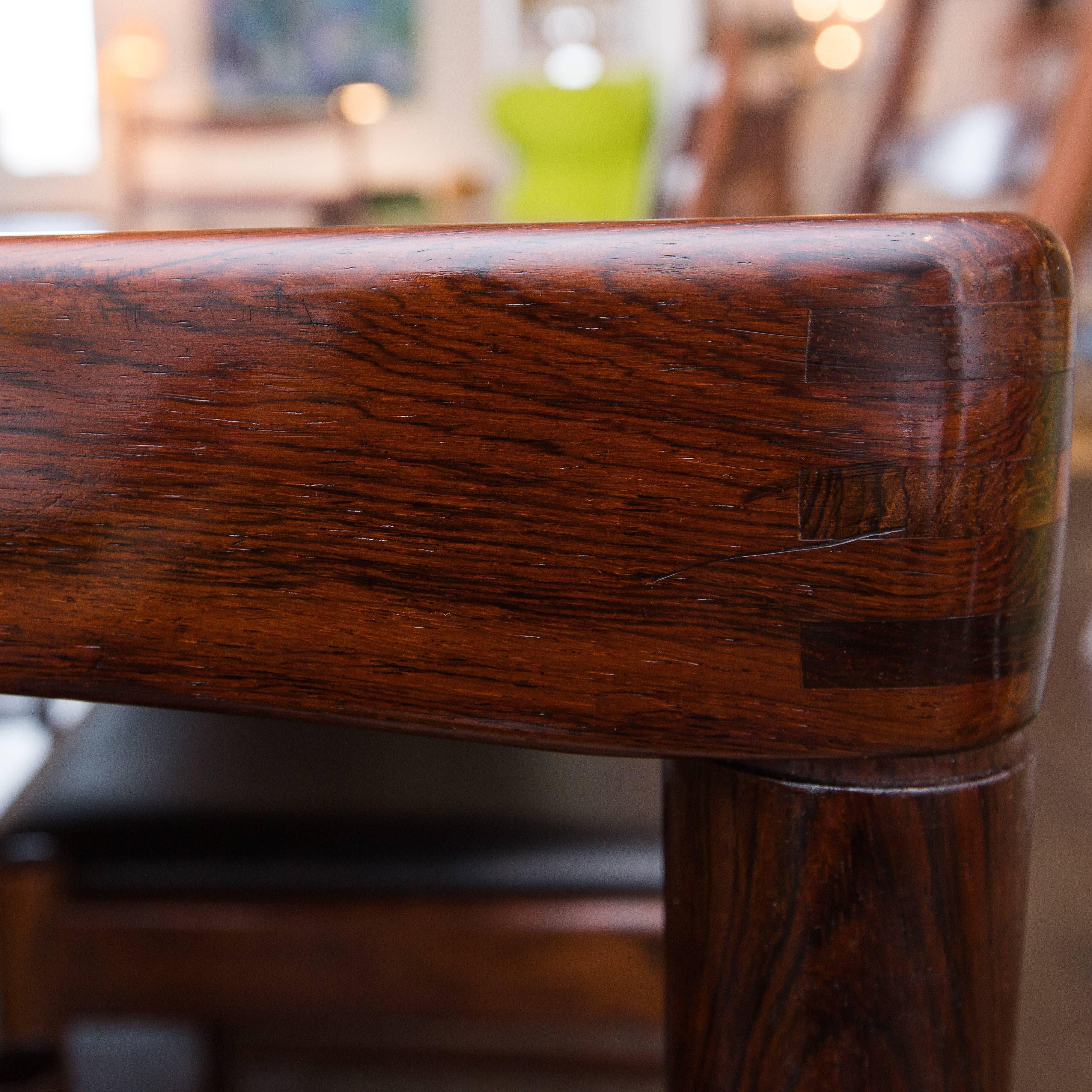 Ausziehbarer Esstisch aus Palisanderholz von H.W. Klein für Bramin im Zustand „Gut“ in New London, CT
