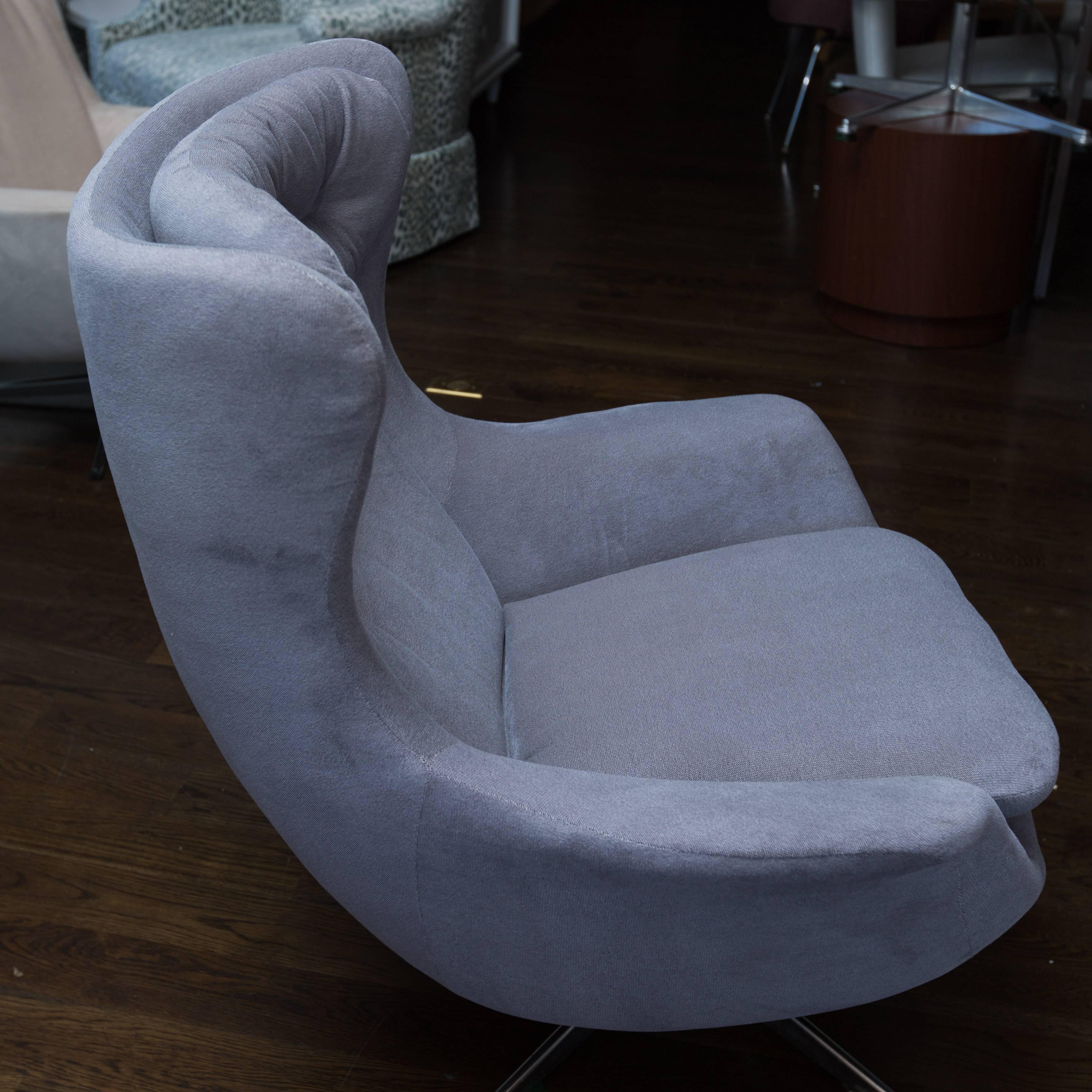 Scandinavian Modern Mid-Century Danish Modern Swivel Lounge Chair