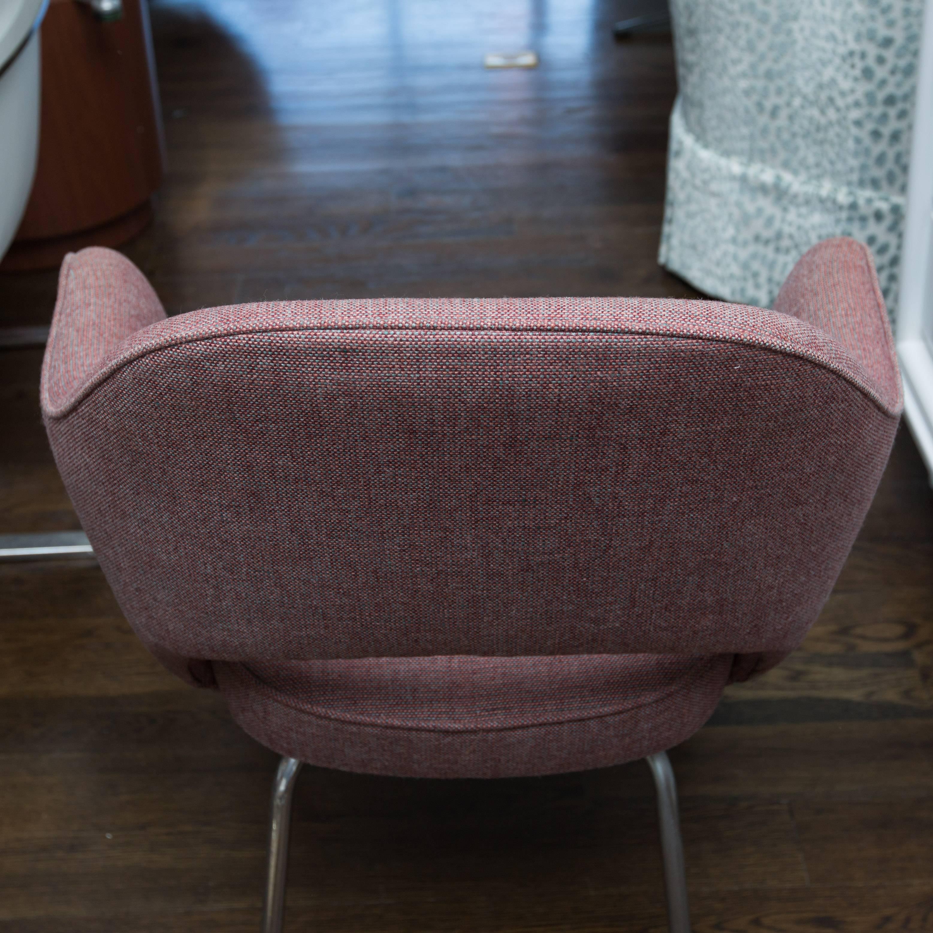 Mid-Century Modern Knoll Saarinen Executive Armchair