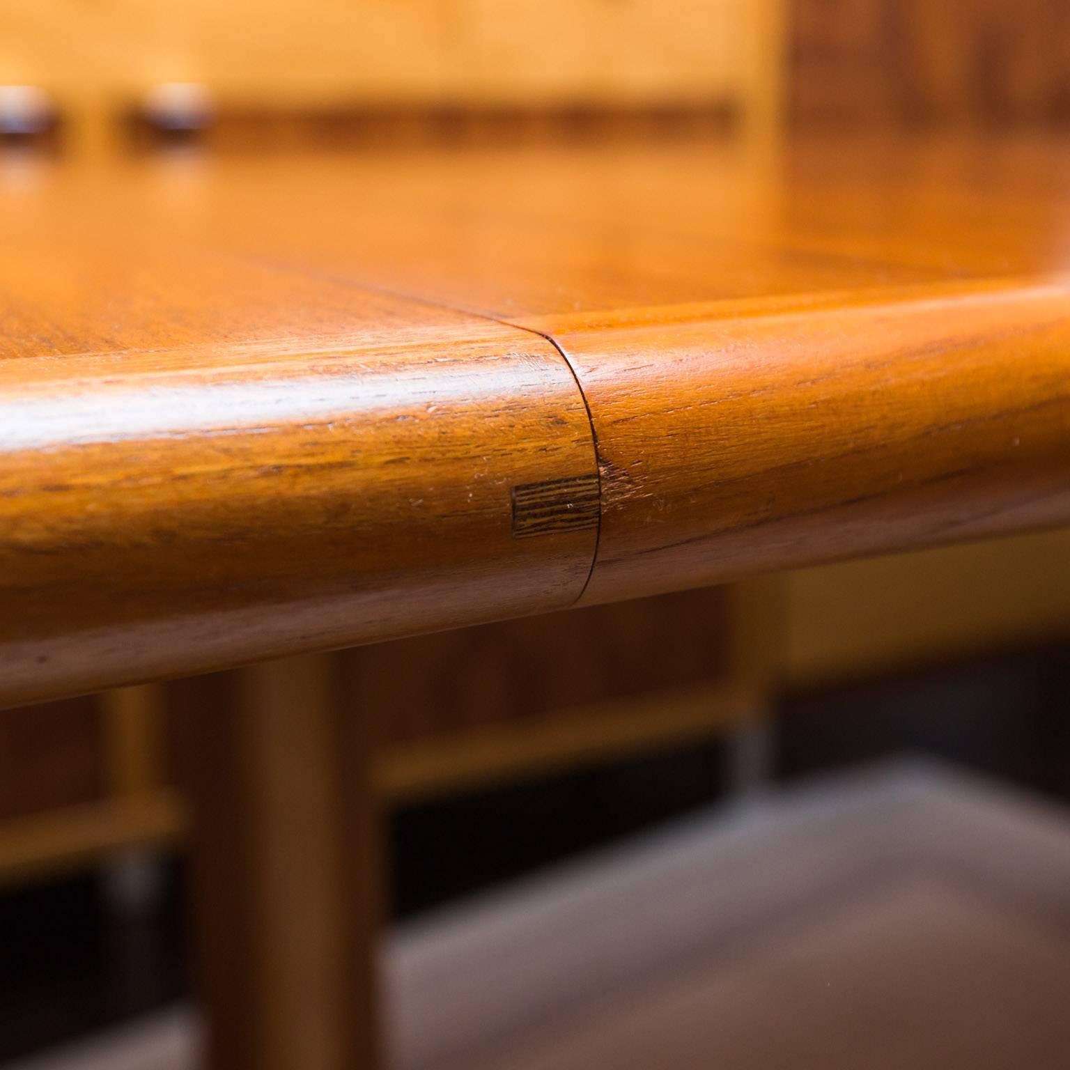 Danish Modern Teak Extension Dining Table by Dyrlund In Good Condition In New London, CT