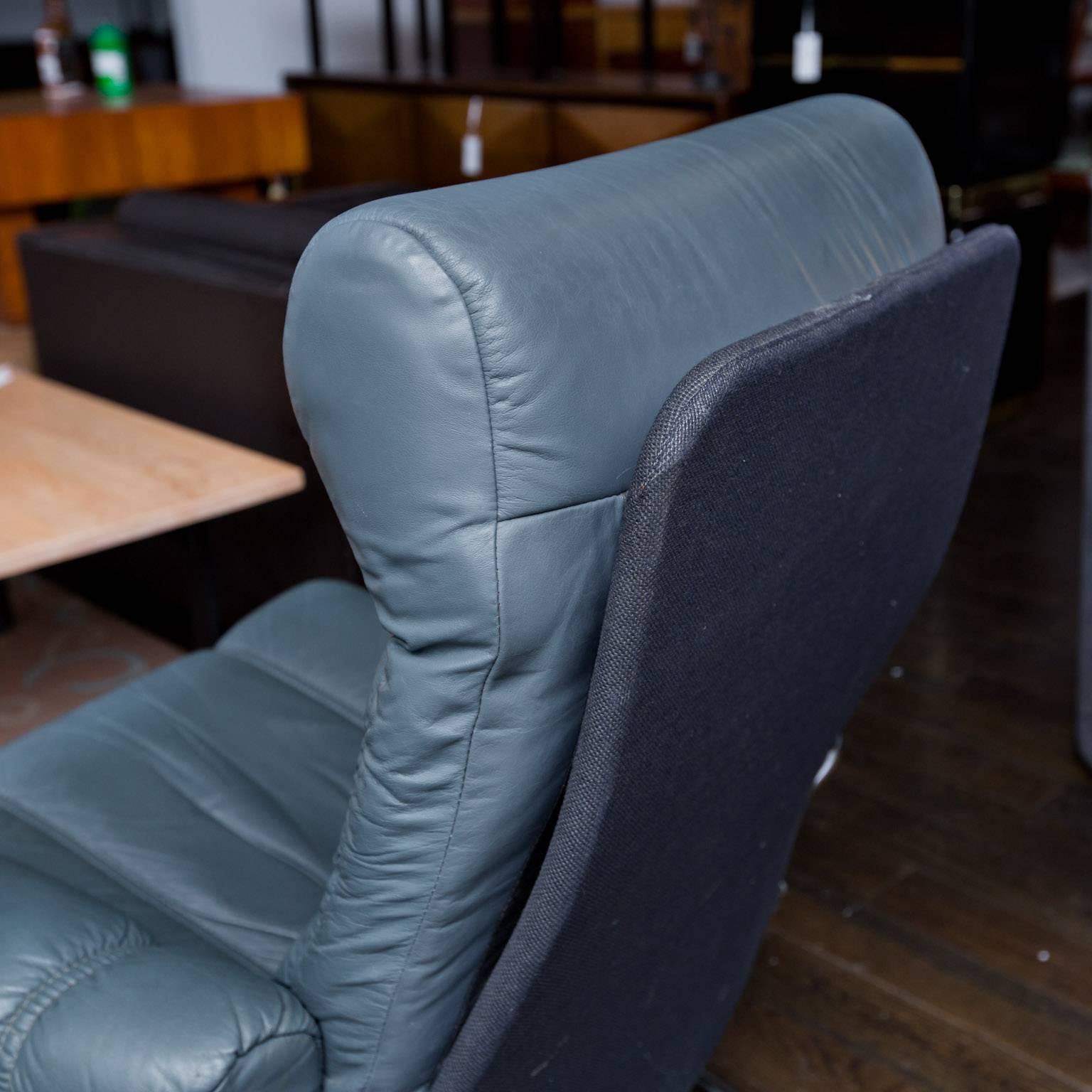 Scandinavian Modern Vintage Leather Stress Less Recliner by Ekornes