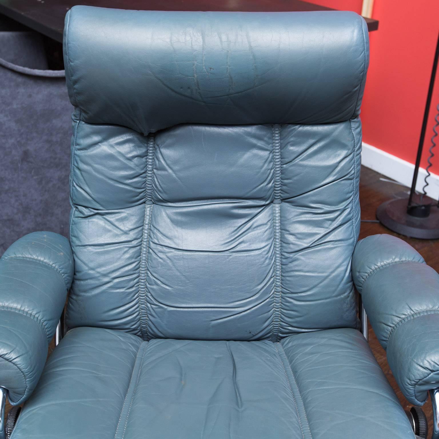 vintage stressless recliner