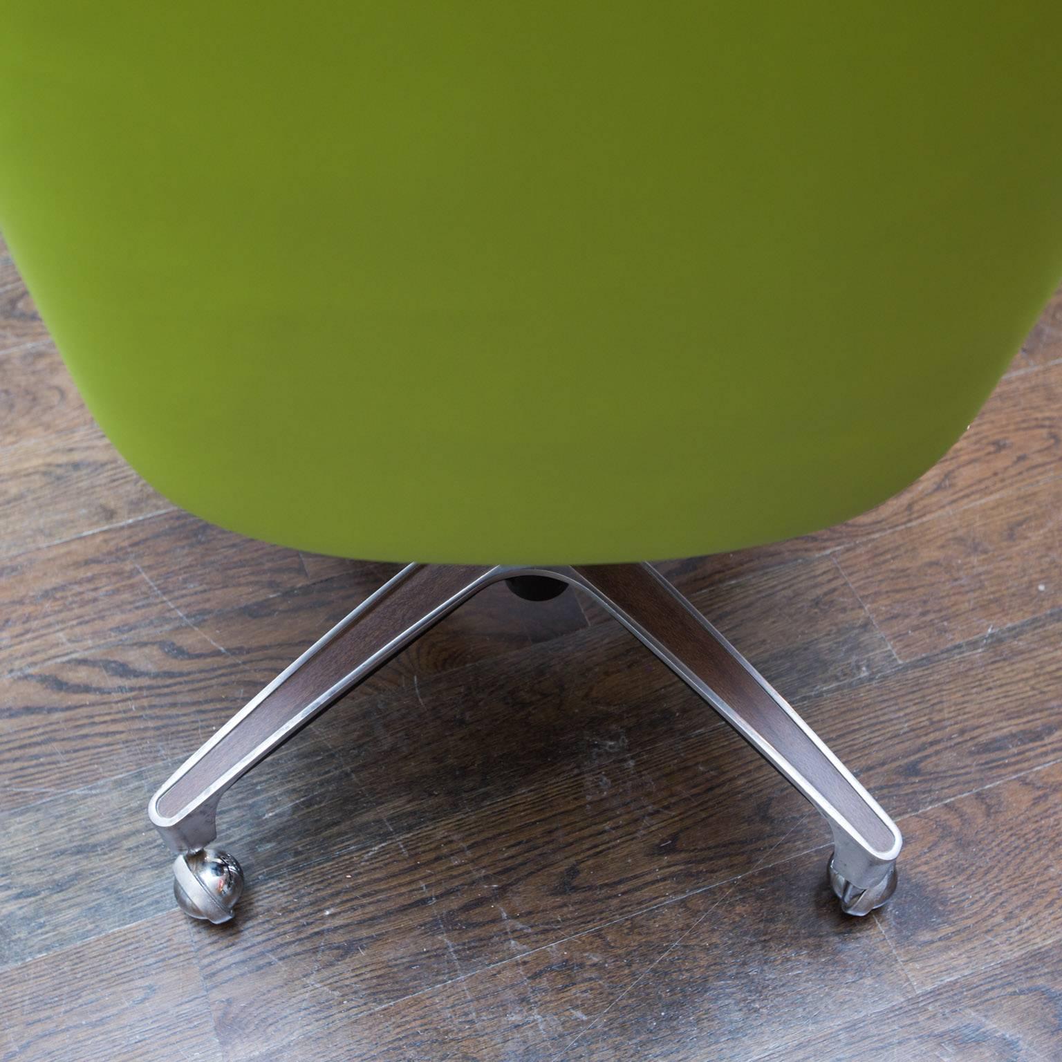 20th Century Set of Vintage Chromcraft Dining Chairs in Apple Green Vinyl