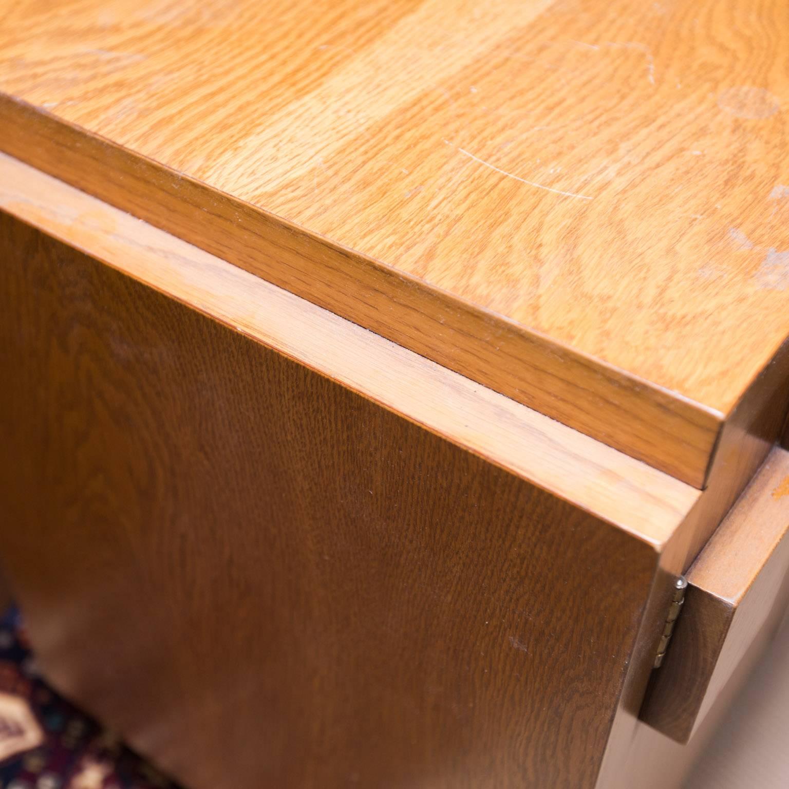 Mid-Century Modern Pair of Lane Brutalist End Tables in Oak
