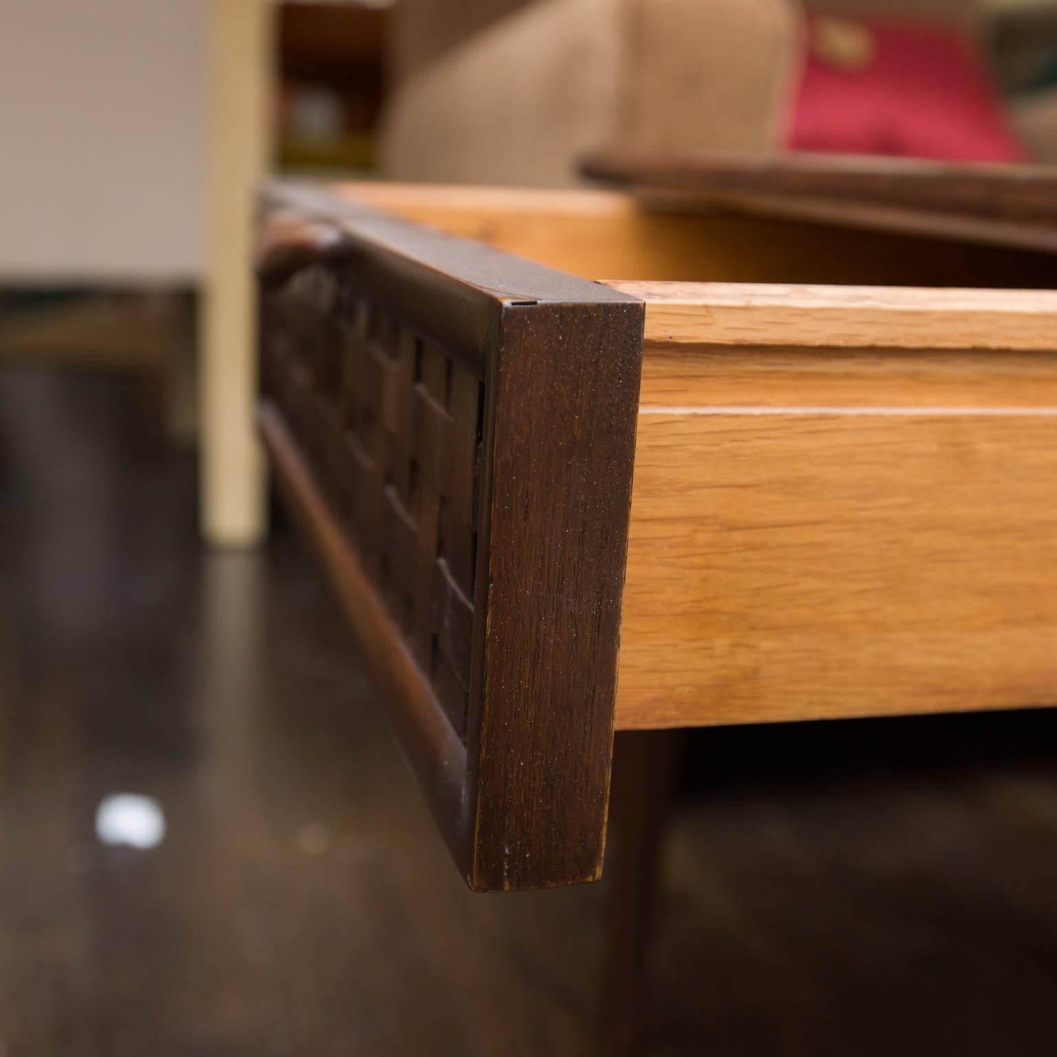 Pair of Lane Perception End Tables in Walnut In Excellent Condition In New London, CT