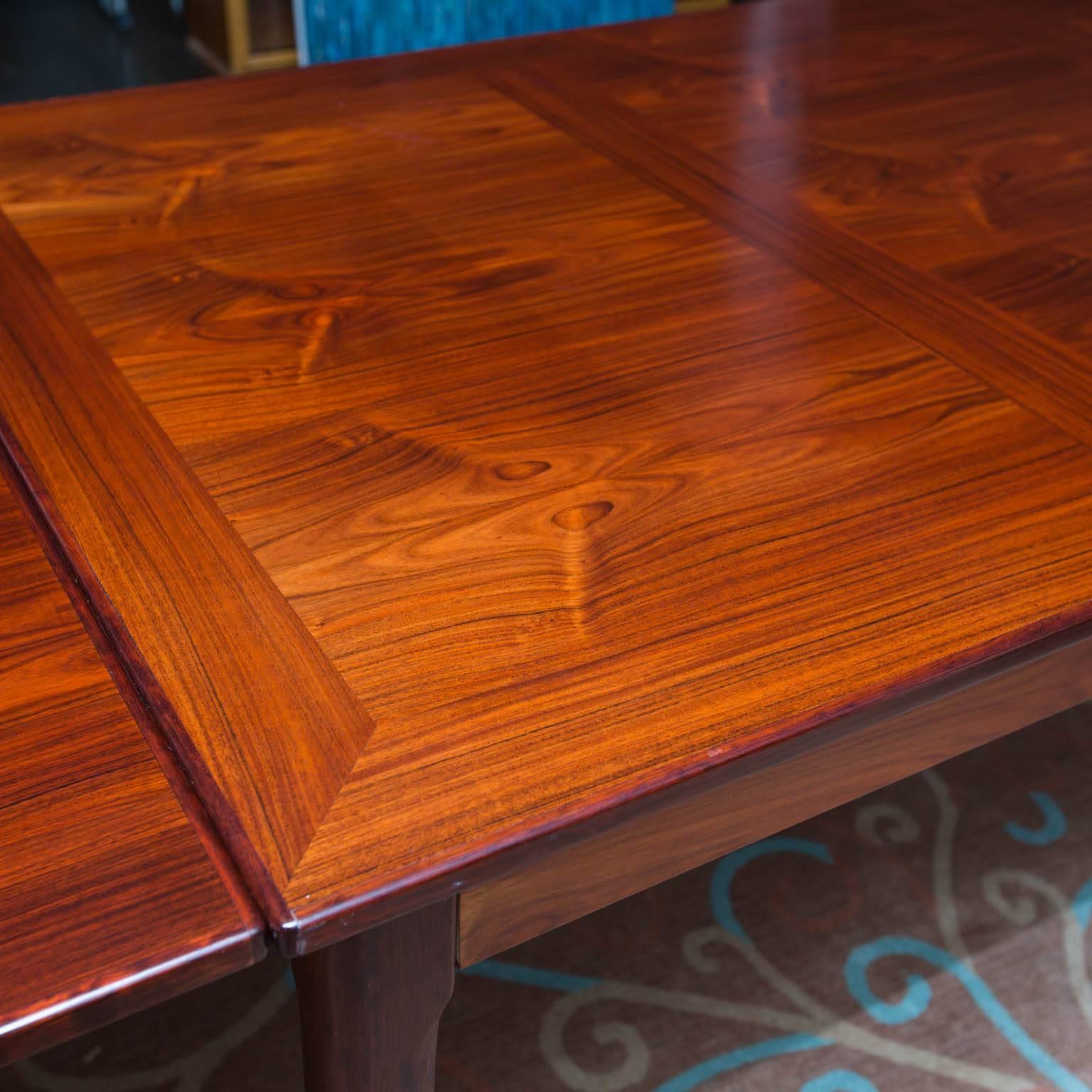 Large Skovby Danish Modern Rosewood Extension Dining Table In Excellent Condition In New London, CT