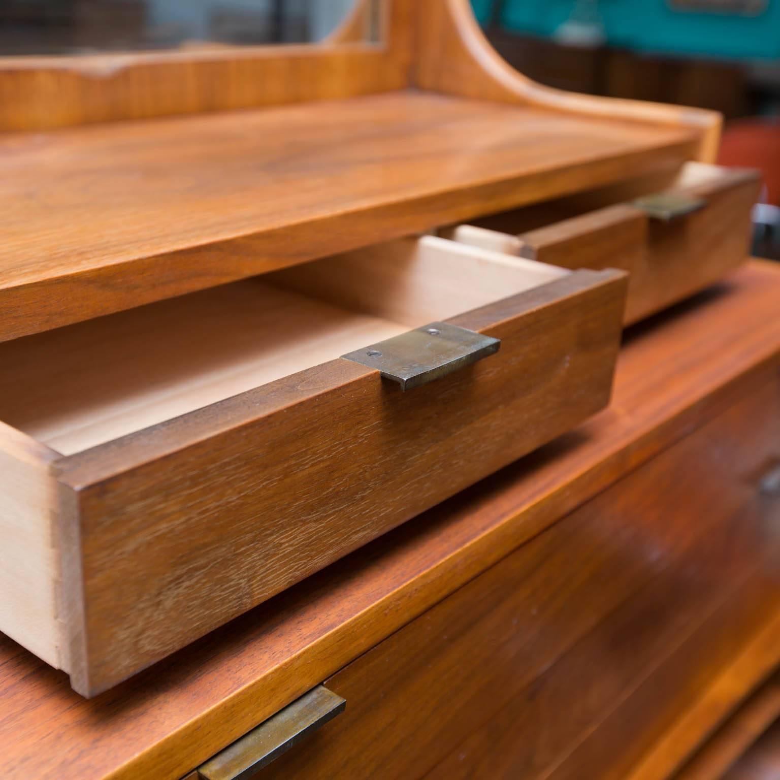 Walnut Bachelor's Chest in the Manner of Edmund Spence 3