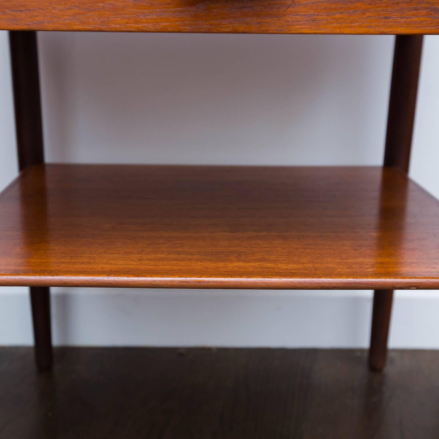 Danish Modern Poul Volther Style Teak Side Table In Excellent Condition In New London, CT