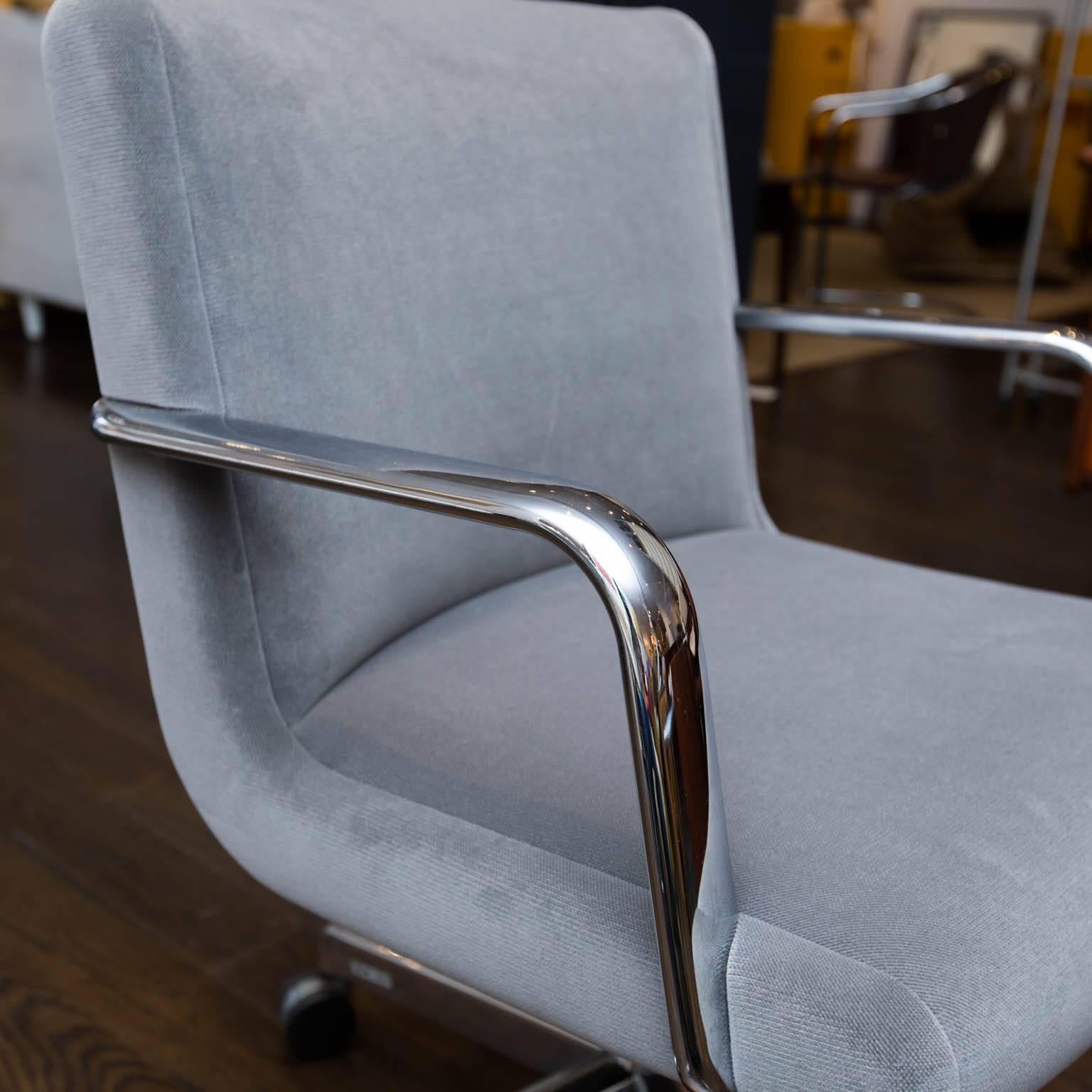 Newly reupholstered in cotton velvet, this vintage office chair on castors is perfect match for your MCM desk.