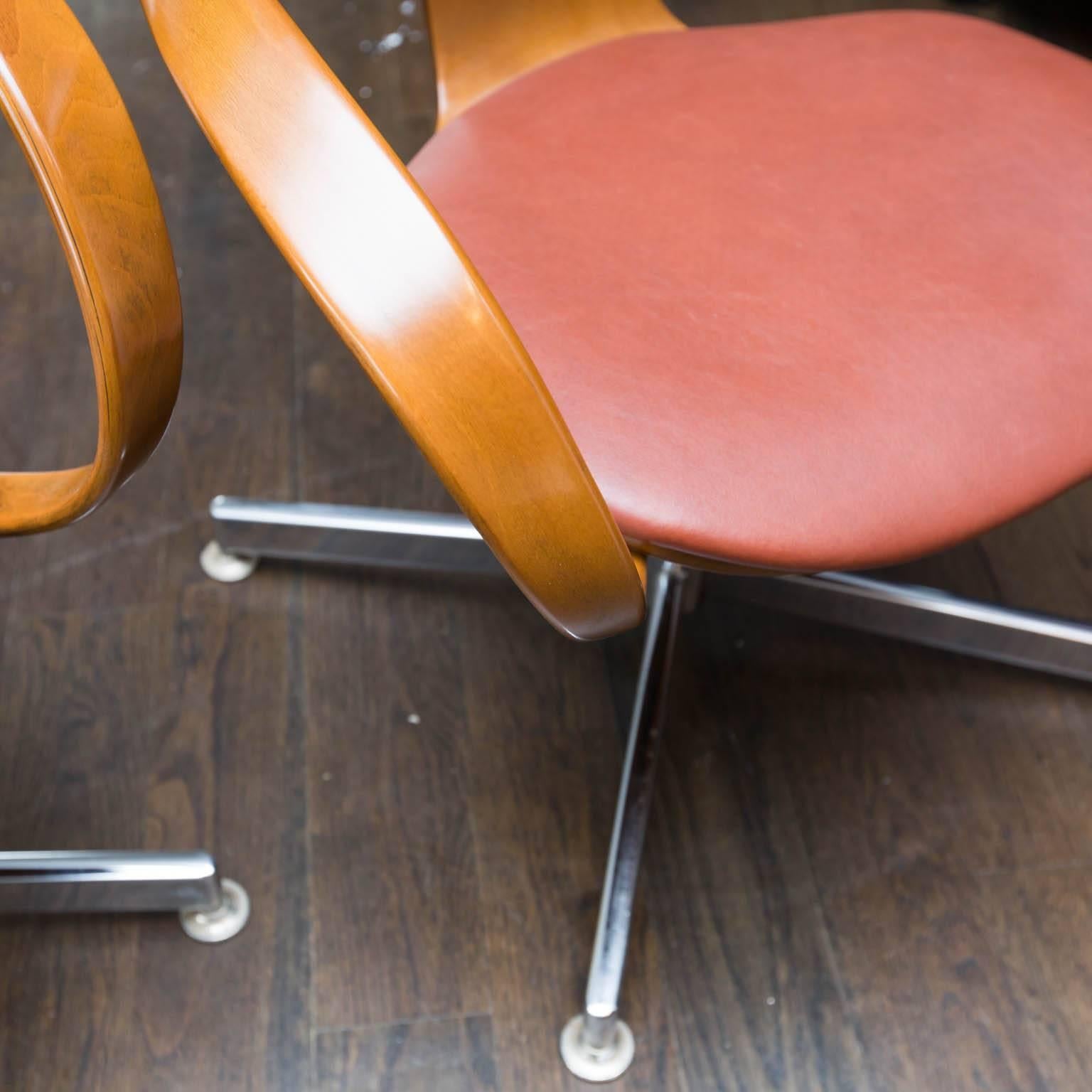 Mid-Century Modern Pair of Norman Cherner Style Pretzel Chairs