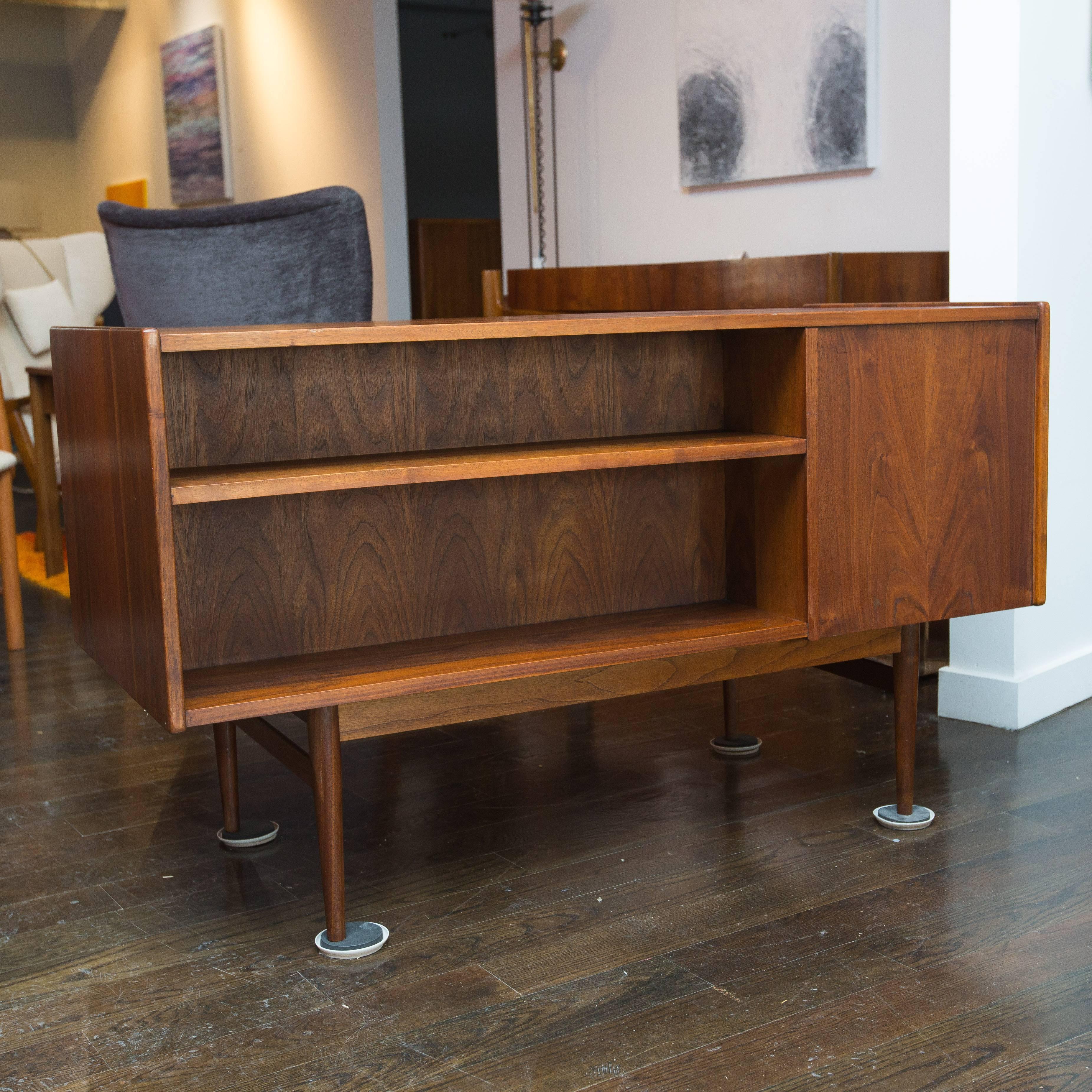 Midcentury Walnut Desk by Brown Saltman In Good Condition In New London, CT