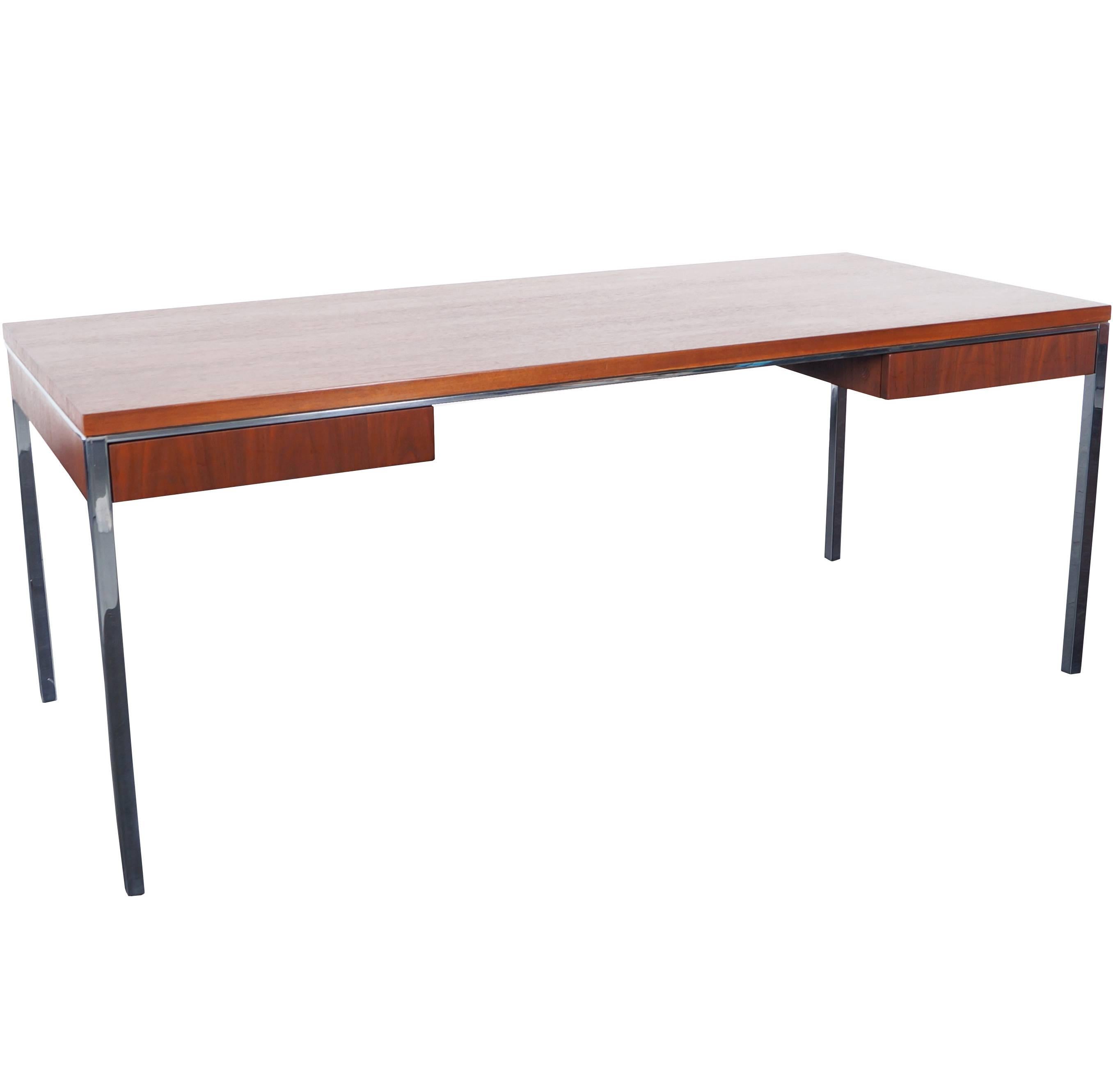 Executive Walnut Desk by Gordon Bunshaft for Knoll
