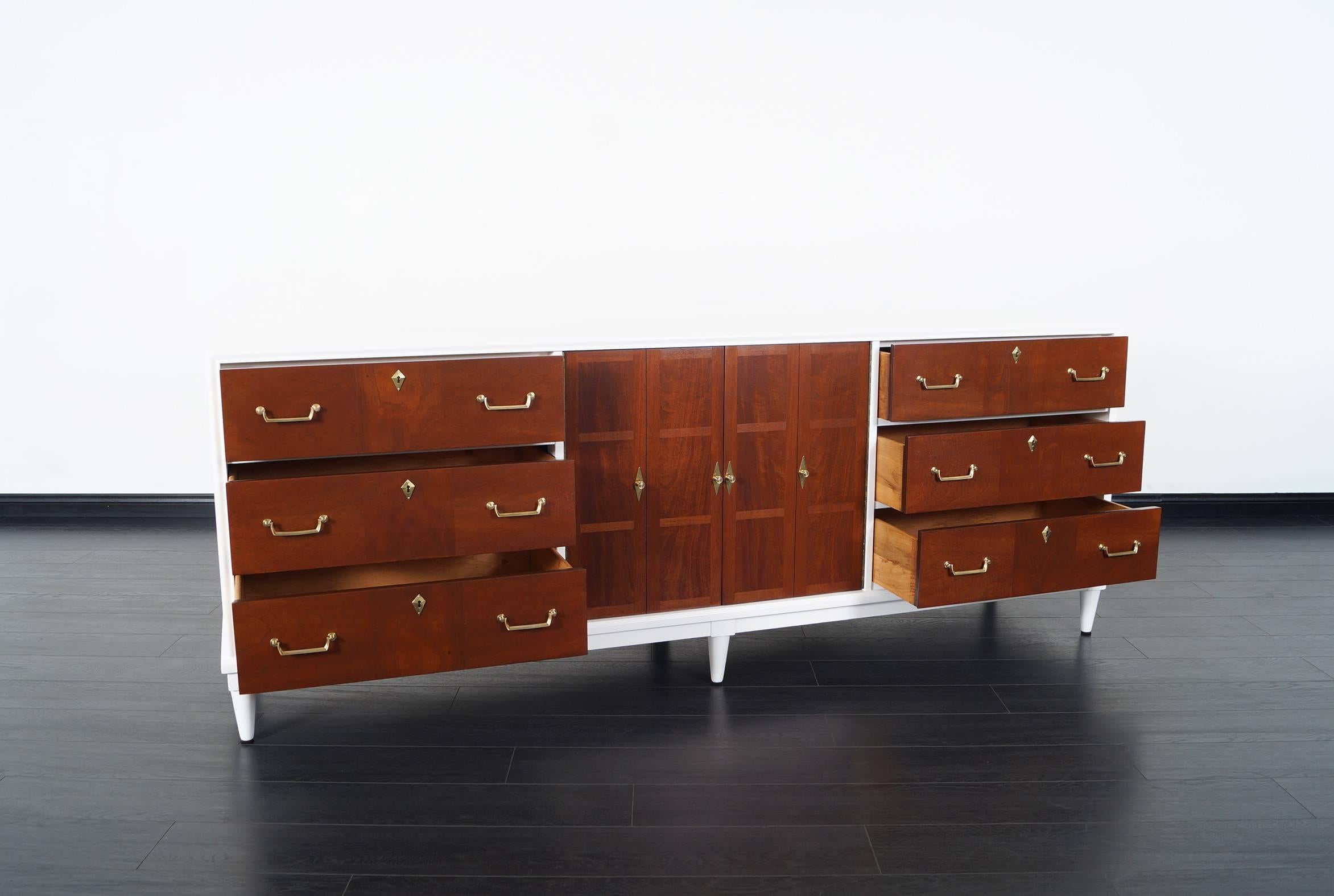 Vintage Two-Tone Credenza by American of Martinsville In Excellent Condition In North Hollywood, CA