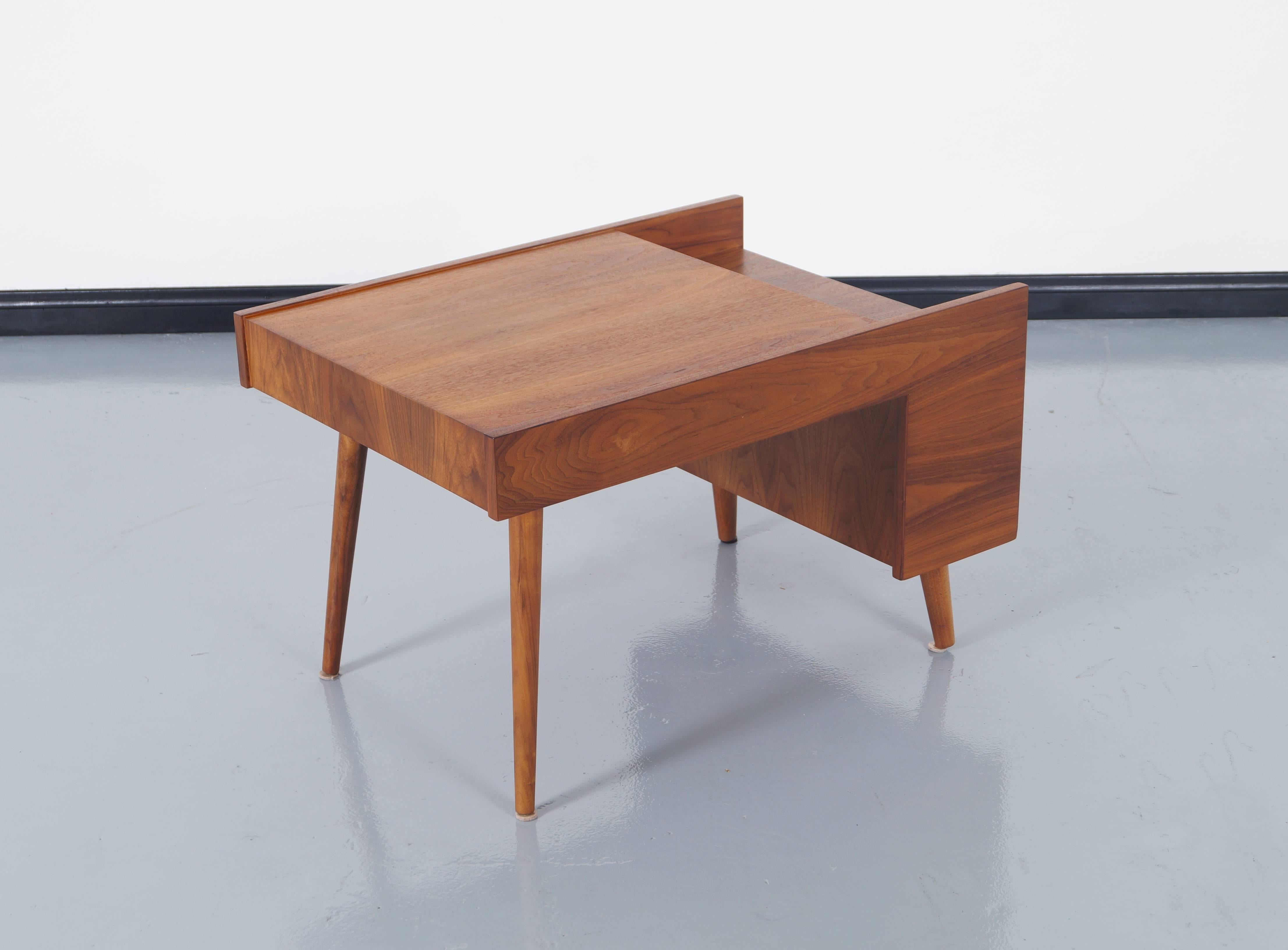 Vintage Walnut Magazine / Side Table by Milo Baughman In Excellent Condition In North Hollywood, CA