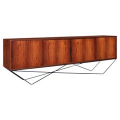 Credenza in palissandro brasiliano danese su base architettonica di Knud Nielsen